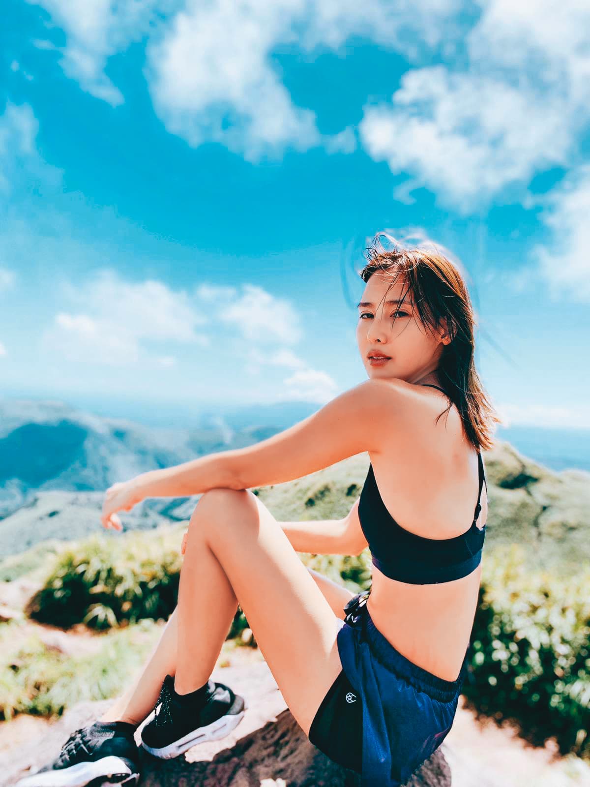 靠著登山運動，房思瑜練出一身肌肉線條，身材相當健美。（TVBS提供）