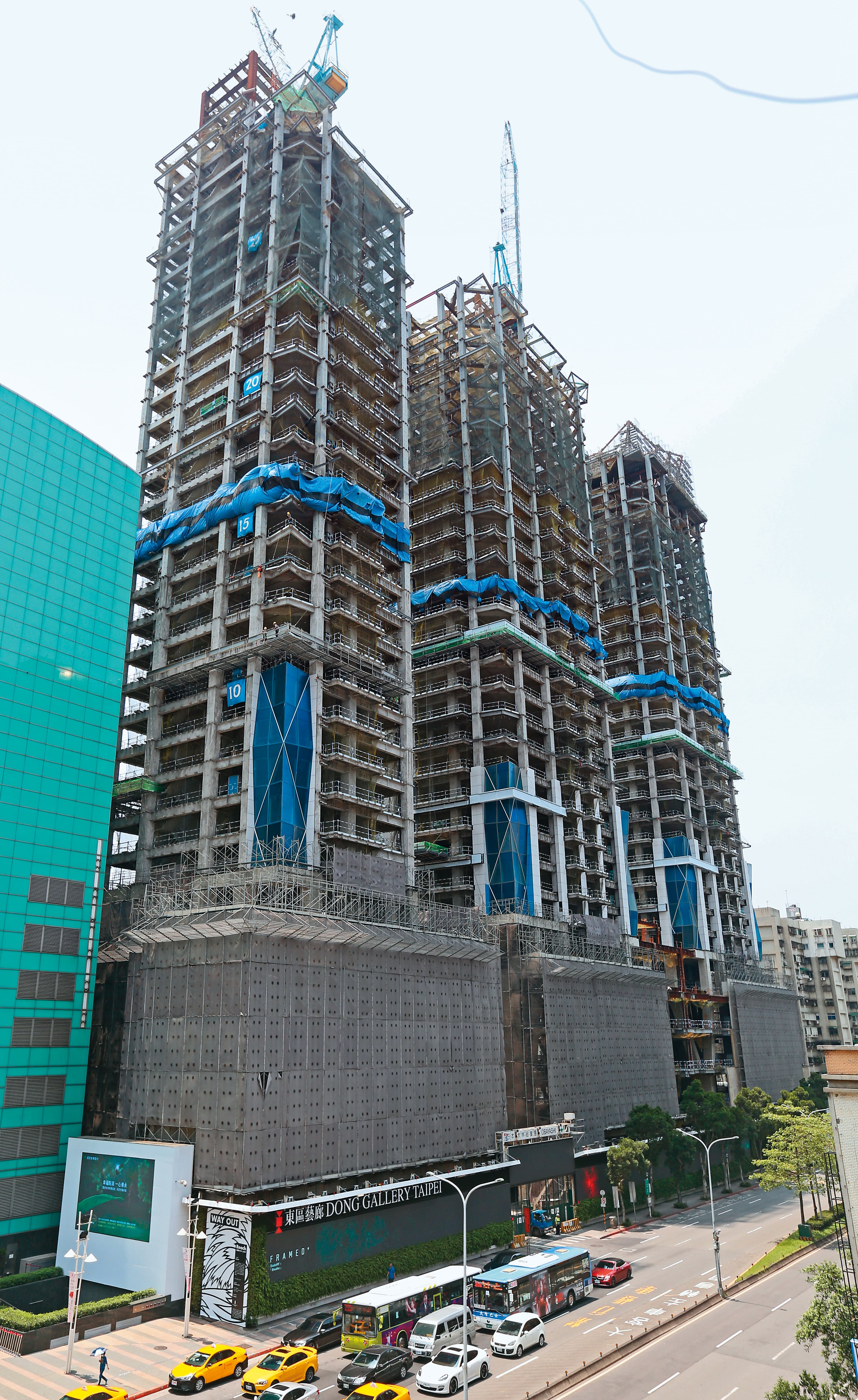 位於北市忠孝復興路口的正義國宅都更案耗費25年,總值上看400億元。