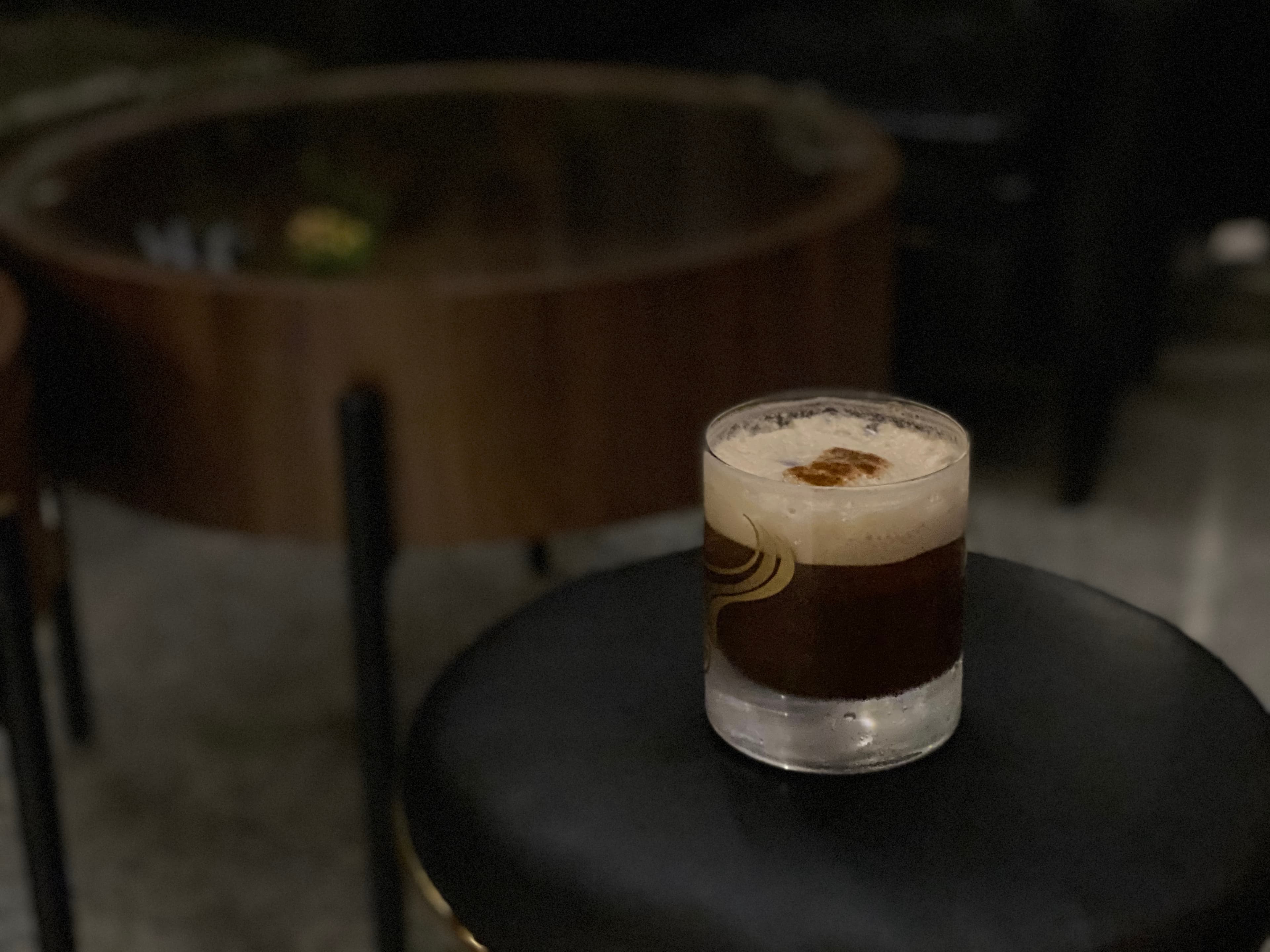 「嘿!Hey!」是沙士自製酒混上藍姆酒。(400元/杯)