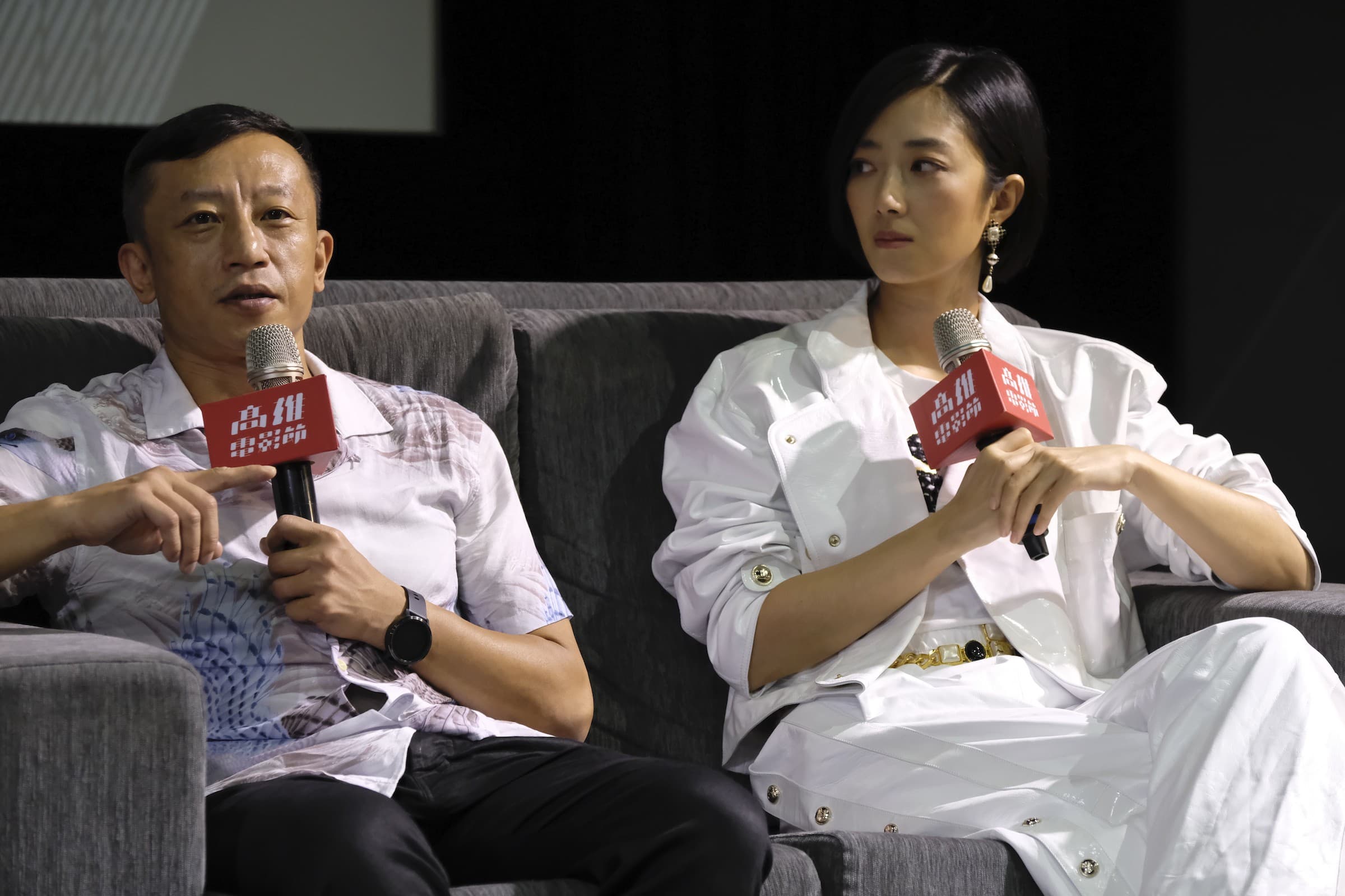 導演楊雅喆(左)、桂綸鎂(右)一起回顧8年前合作《女朋友。男朋友》的經歷。(高雄電影節提供)