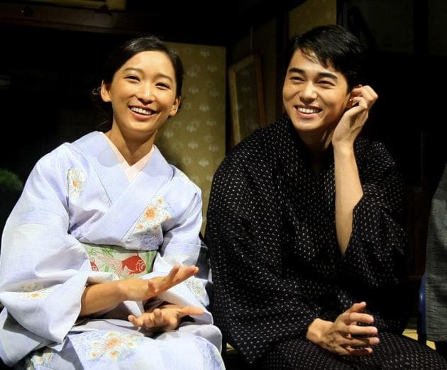 東出昌大(右)和渡邊杏結婚5年半,今年7月底宣布正式離婚。(翻攝自網路)