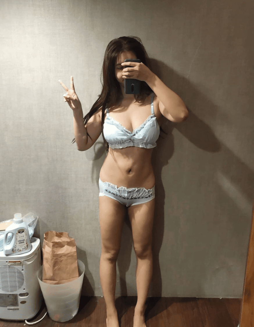 吳夢夢長相甜美,時常分享福利照讓粉絲大飽眼福。(翻攝自吳夢夢IG)