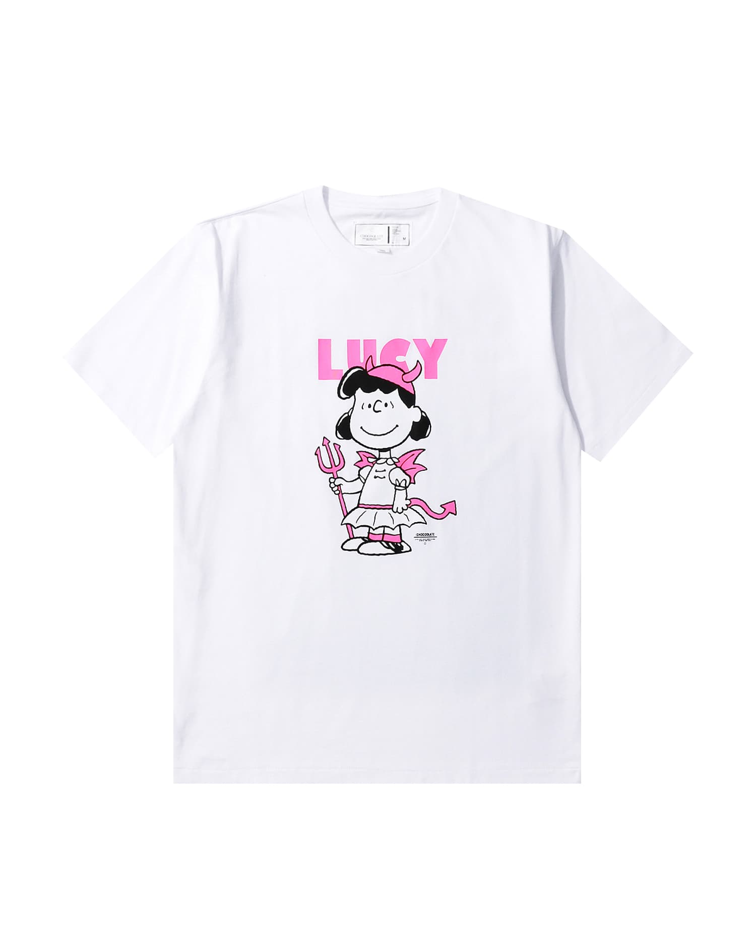 露西印花圖案T-shirt NT$1,099 :CHOCOOLATE x SNOOPY（:CHOCOOLATE提供）