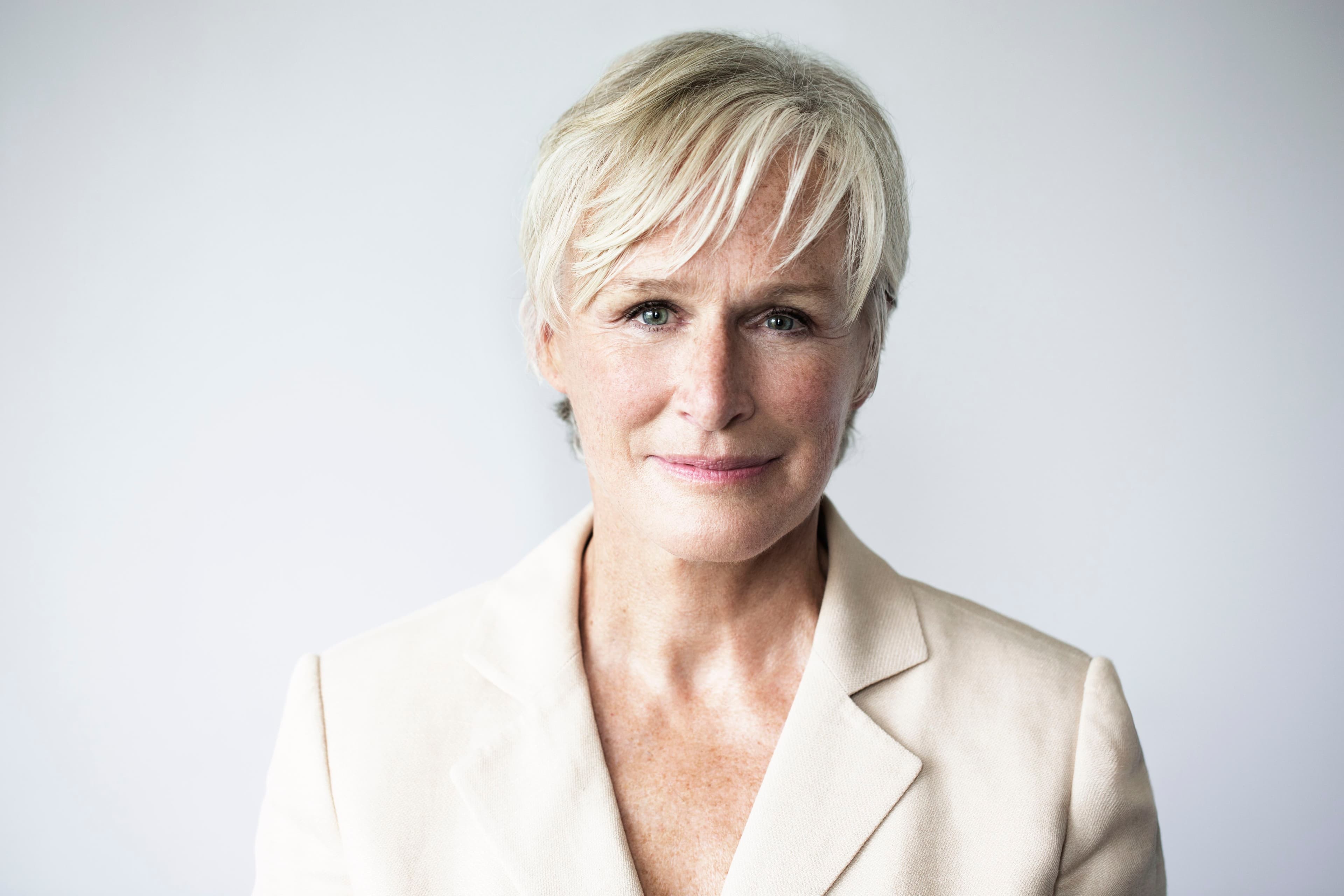 葛倫克蘿絲雖然70多歲,但本人其實還是充滿活力。(攝影:Brigitte Lacombe,Netflix提供)