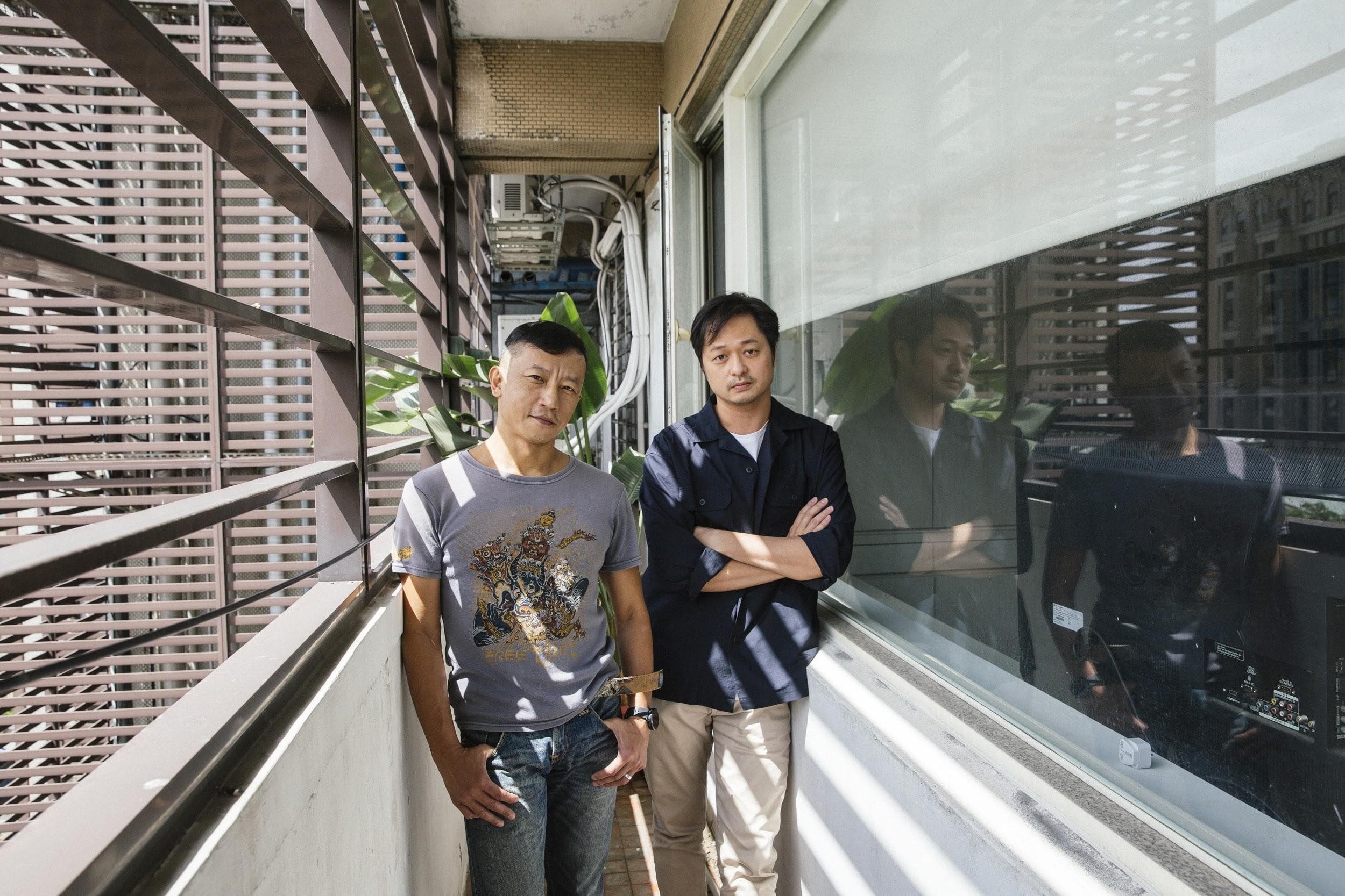 楊雅喆(左)首度擔任電影監製,從發想、編劇到拍片過程中提供鄭有傑(右)各種建議。