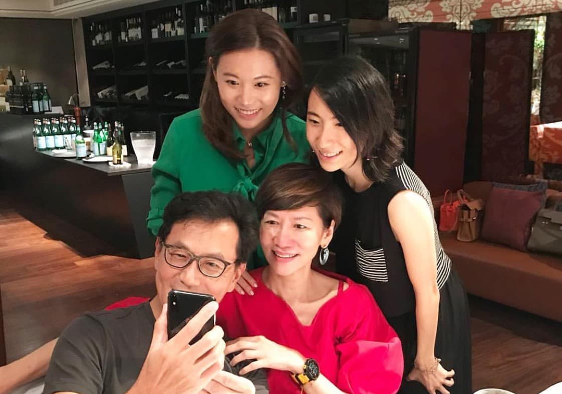 蔡明忠夫婦和子女感情好,一向尊重小孩自主選擇。(翻攝自Instagram)