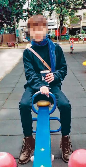 L生程度不錯,但上課態度不佳,還缺席期末考。(受訪者提供,圖片已變裝處理)