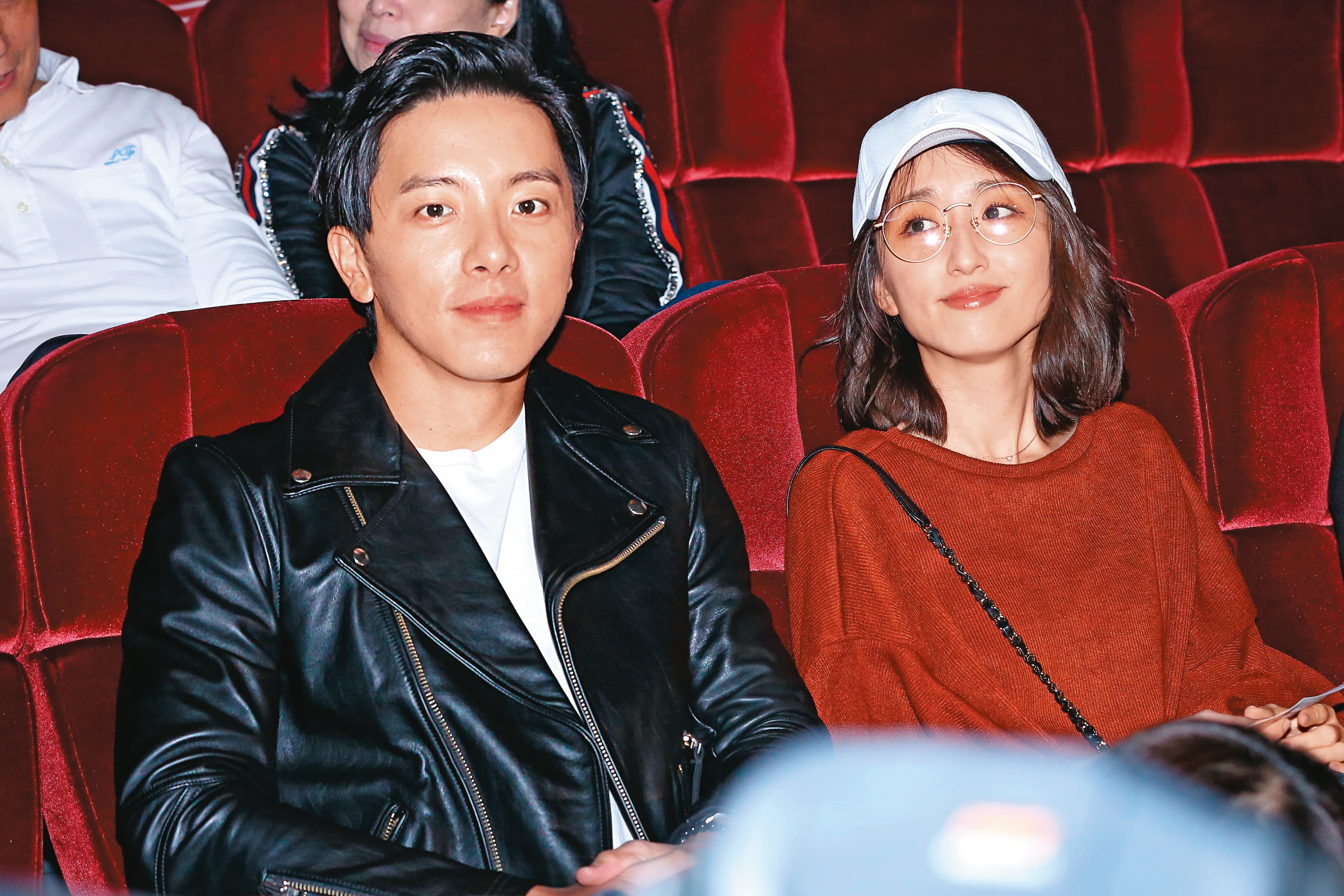 坤達(左)與老婆柯佳嬿出席陶晶瑩演唱會,近來坤達轉戰綜藝圈有成,陸續接下2個外景節目。