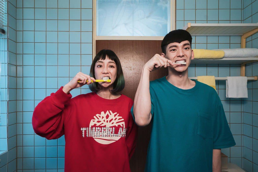 謝欣穎(左)、林柏宏(右)主演的《怪胎》,是亞洲第一部使用iPhone拍攝的劇情長片,入圍了第57屆金馬獎最佳女主角等6項大獎。(牽猴子提供)