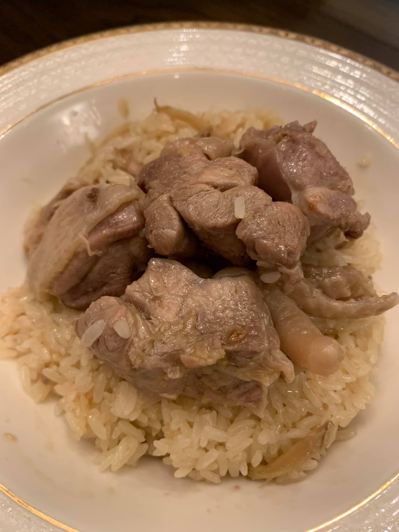 真正好吃的麻油雞飯,滿是吟松閣的回憶。