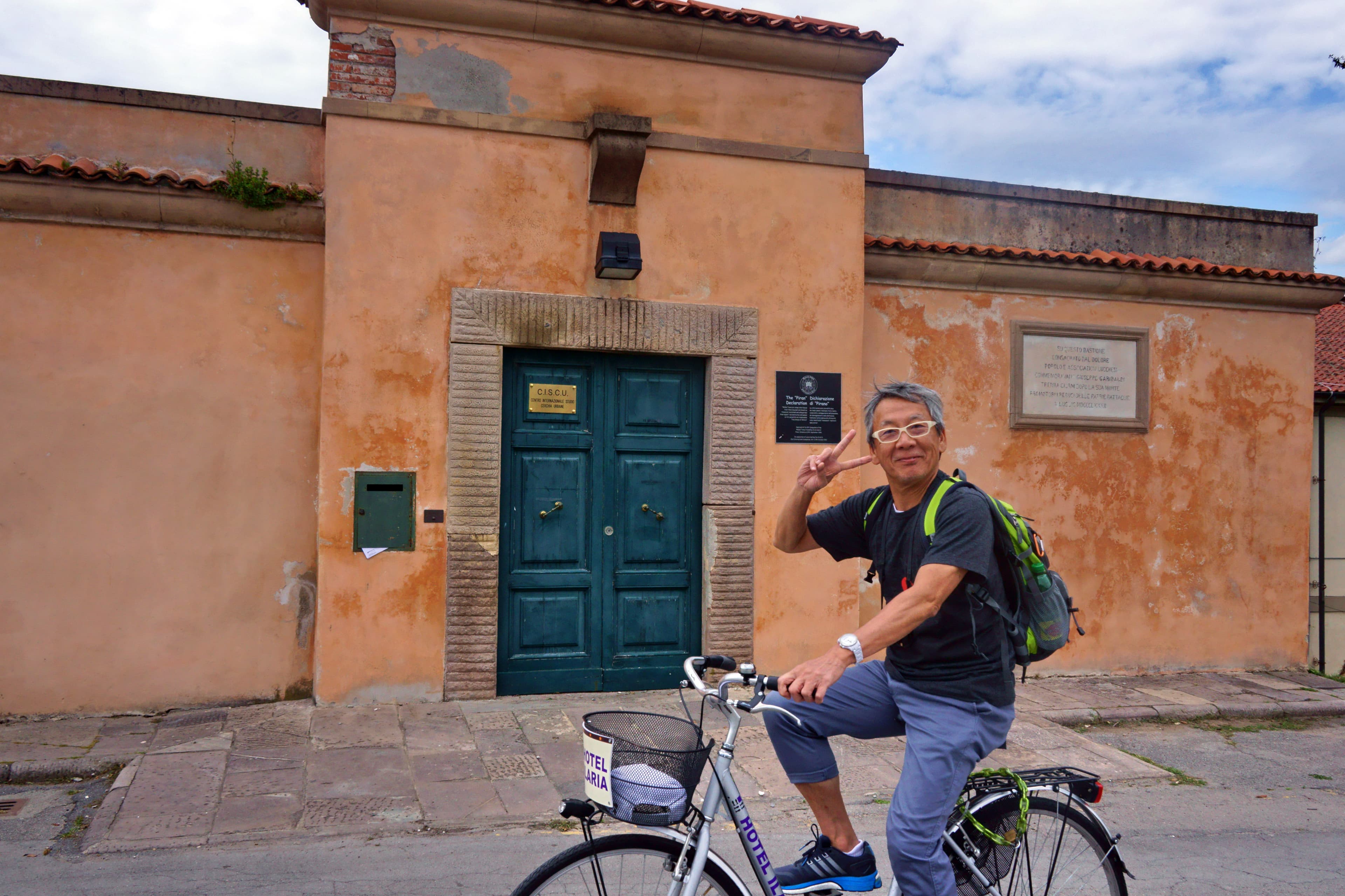 張國立熱愛旅遊,出過多本遊記,也考過旅遊領隊證照。不過他只帶過一次團,因為不想管人。(圖/張國立提供)