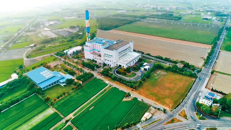 久陽取得榮福後3個月,隨即公告標下彰化縣溪州焚化爐操作勞務專案,股價也大漲,儼然買到金雞母。(翻攝彰化縣環保局官網)
