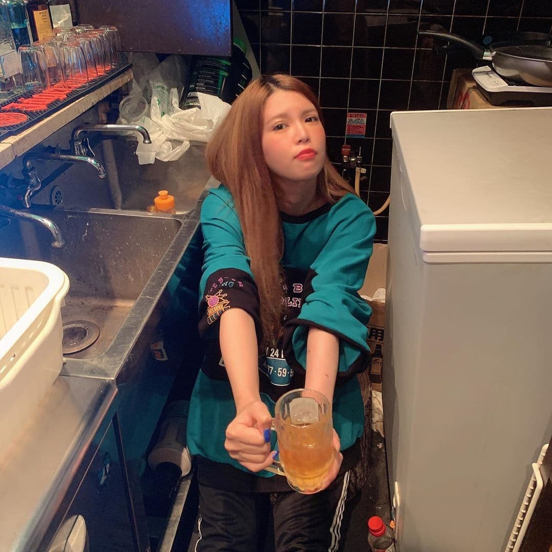 坂口杏里po出照片被砲轟水槽先洗一下。(翻攝自坂口杏里IG)