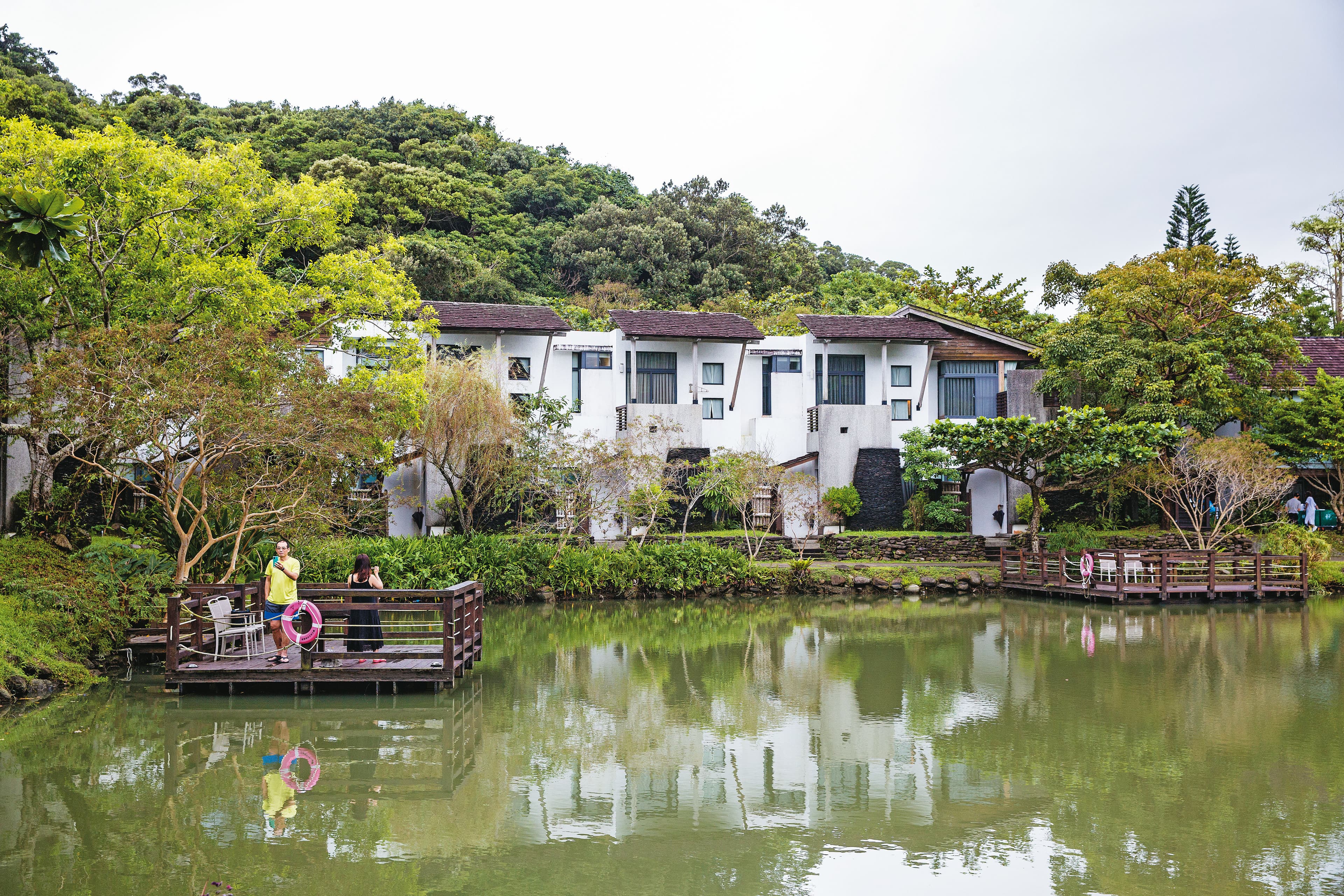 牡丹灣Villa位於屏東牡丹旭海村,主打1泊5食的溫泉料理。