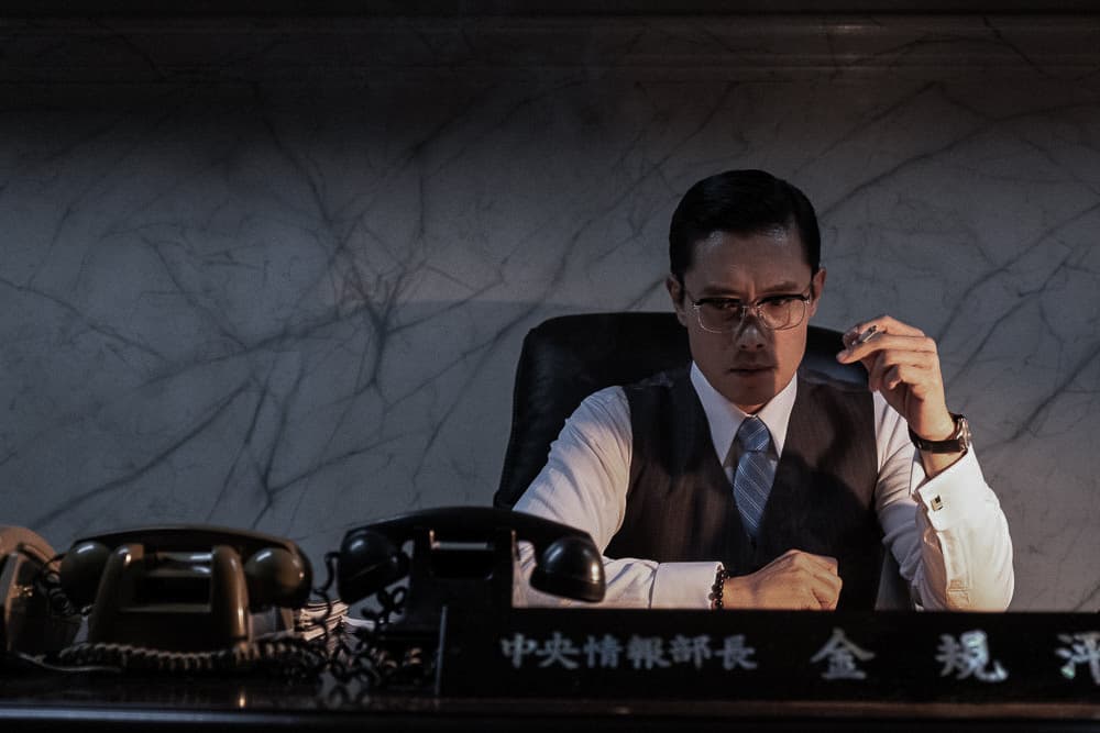李秉憲主演《南山的部長們》獲獎無數。(車庫電影提供)