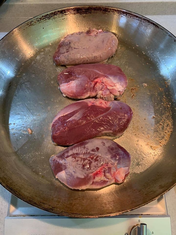 小火慢煎鴨胸。