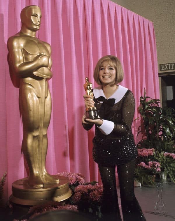 芭芭拉史翠珊是演藝圈大滿貫(EGOT)得主,曾獲2座奧斯卡金像獎。(翻攝自Barbra Streisand臉書)