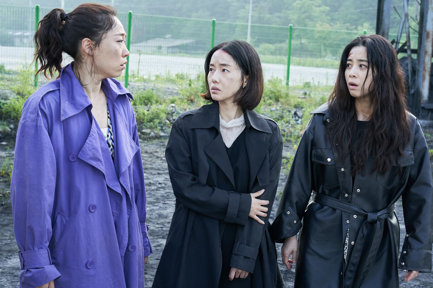 《老公不是人》李美到(左起)、李貞賢、徐令姬,陰錯陽差從「捉姦老公三人組」變成「殺夫三人組」,幹掉外星老公救地球!(采昌國際提供)