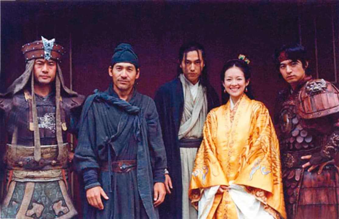 安聖基（左二）曾與章子怡（右二）等人合拍中韓合作電影《武士》。（翻攝自movist）
