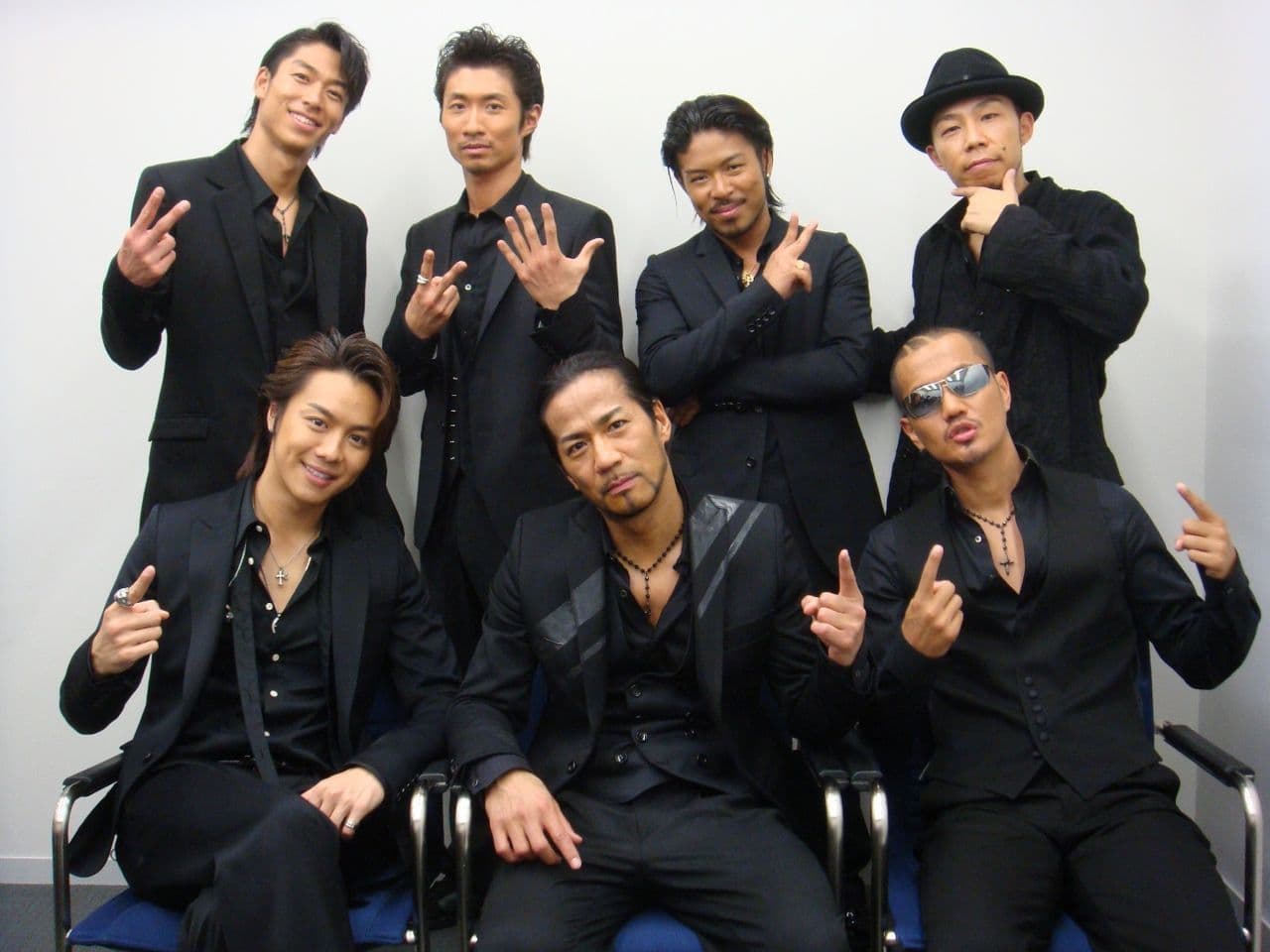 「放浪兄弟」2006年因清木場退團,加入了AKIRA(後排左)和TAKAHIRO(前排左)兩名新成員,迎接團體的「第二章」。(翻攝自exile-tribe.tokyo)