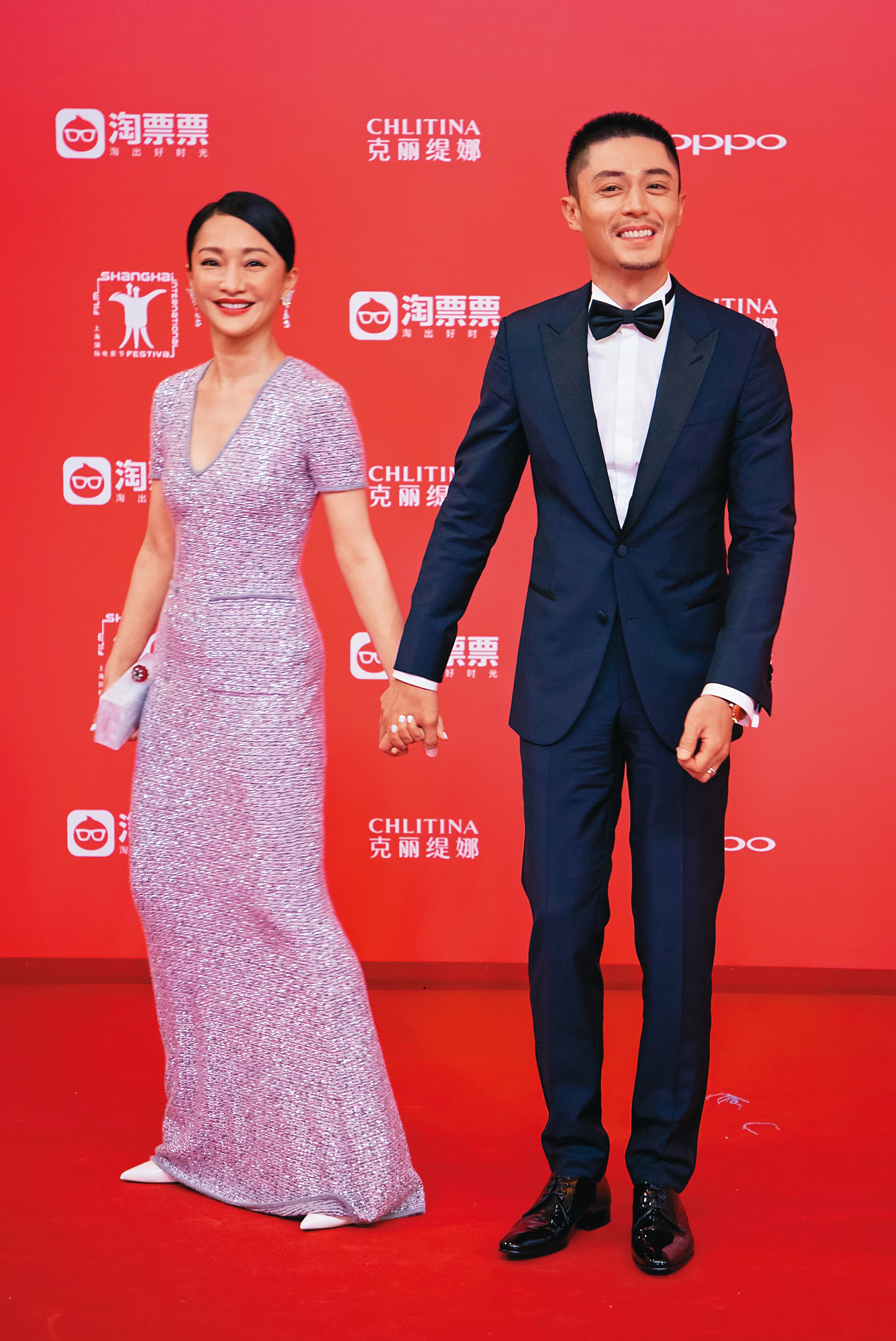霍建華性格風流,婚前傳出不少花邊,於是婚姻常被唱衰,跟他牽著的周迅(左)有著相同命運。(東方IC)