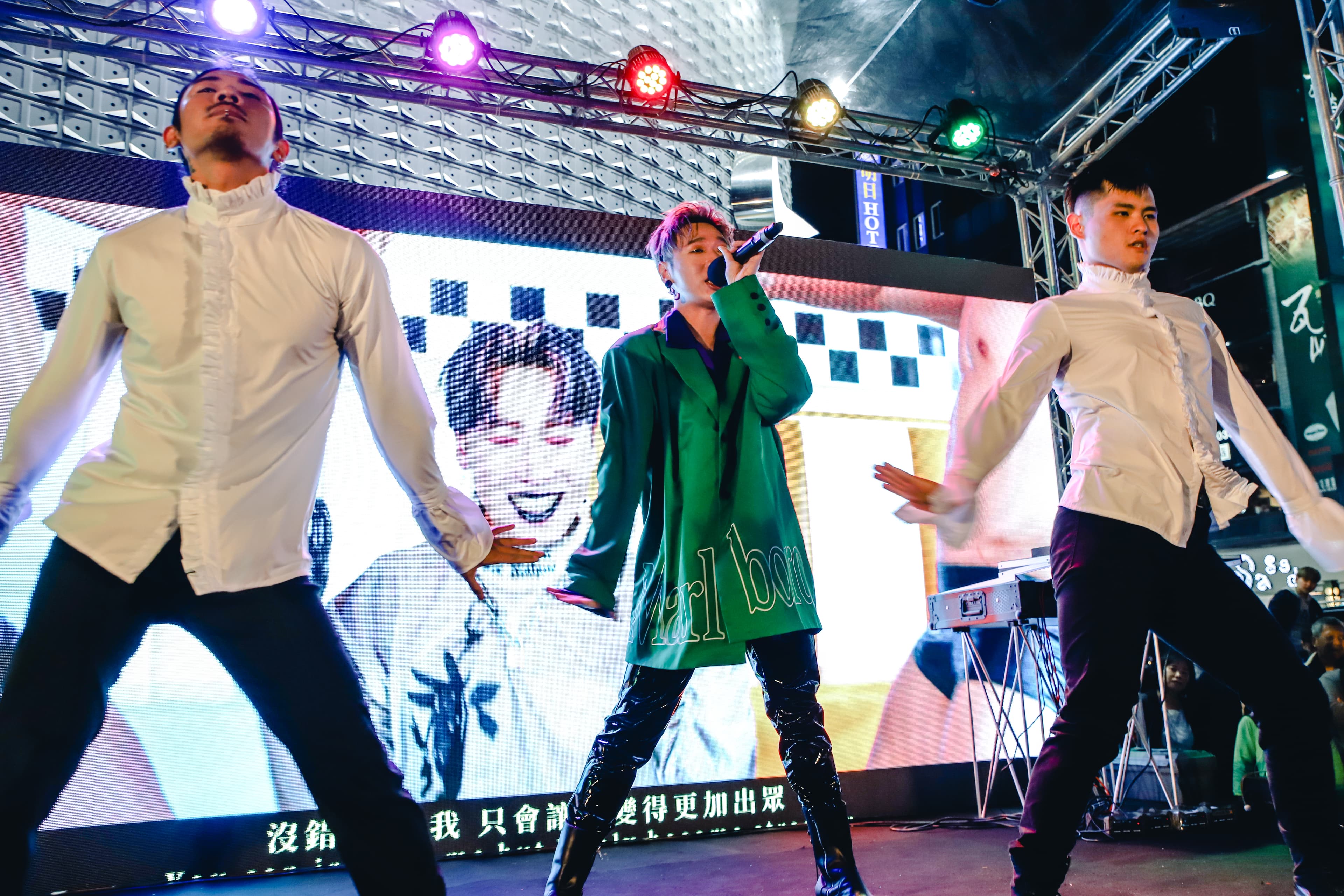 網紅小賴熱情演出。(TAIWANIZE提供)