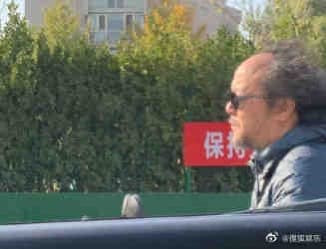 51歲的竇唯被網友目擊他騎機車,禿頭又滄桑的外表,引起熱議。(圖/摘自搜狐娛樂)