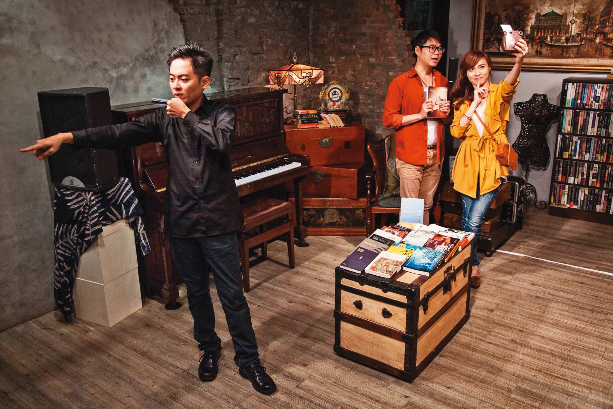 2014年音樂劇《不讀書俱樂部》從容納不到50人的雅痞書店起步。(翻攝自C Musical臉書)