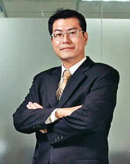 日盛投顧總經理鍾國忠表示,未來貨櫃航運價是否持續調漲是投資觀察重點。