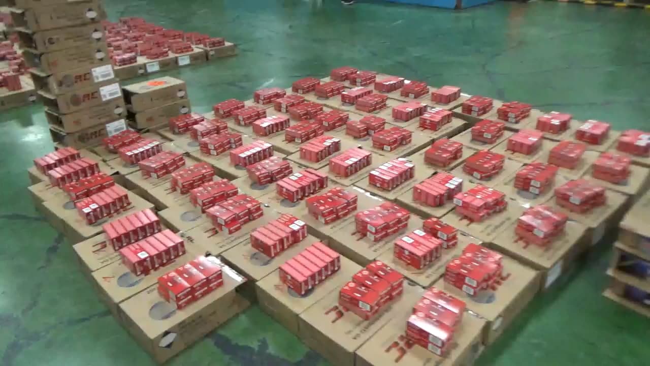 警方查獲史上最多的10萬顆子彈，藏在進口的不定向飛靶中。（刑事局提供）