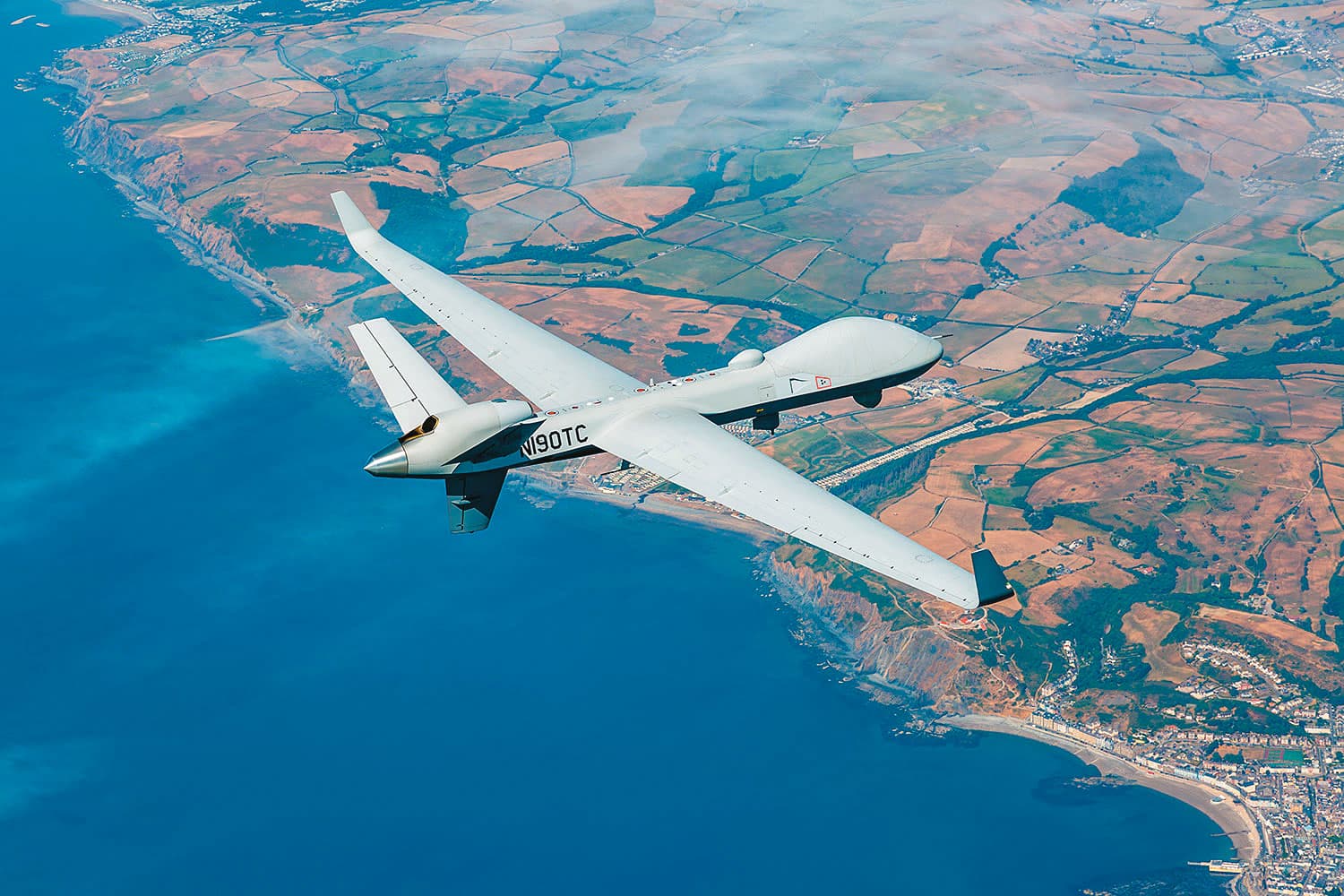美方在選前公布增售台灣4架可裝配武器的MQ-9B衛士無人機。在拜登上任後,既有的對台軍售政策將出現新的考驗。(達志影像)