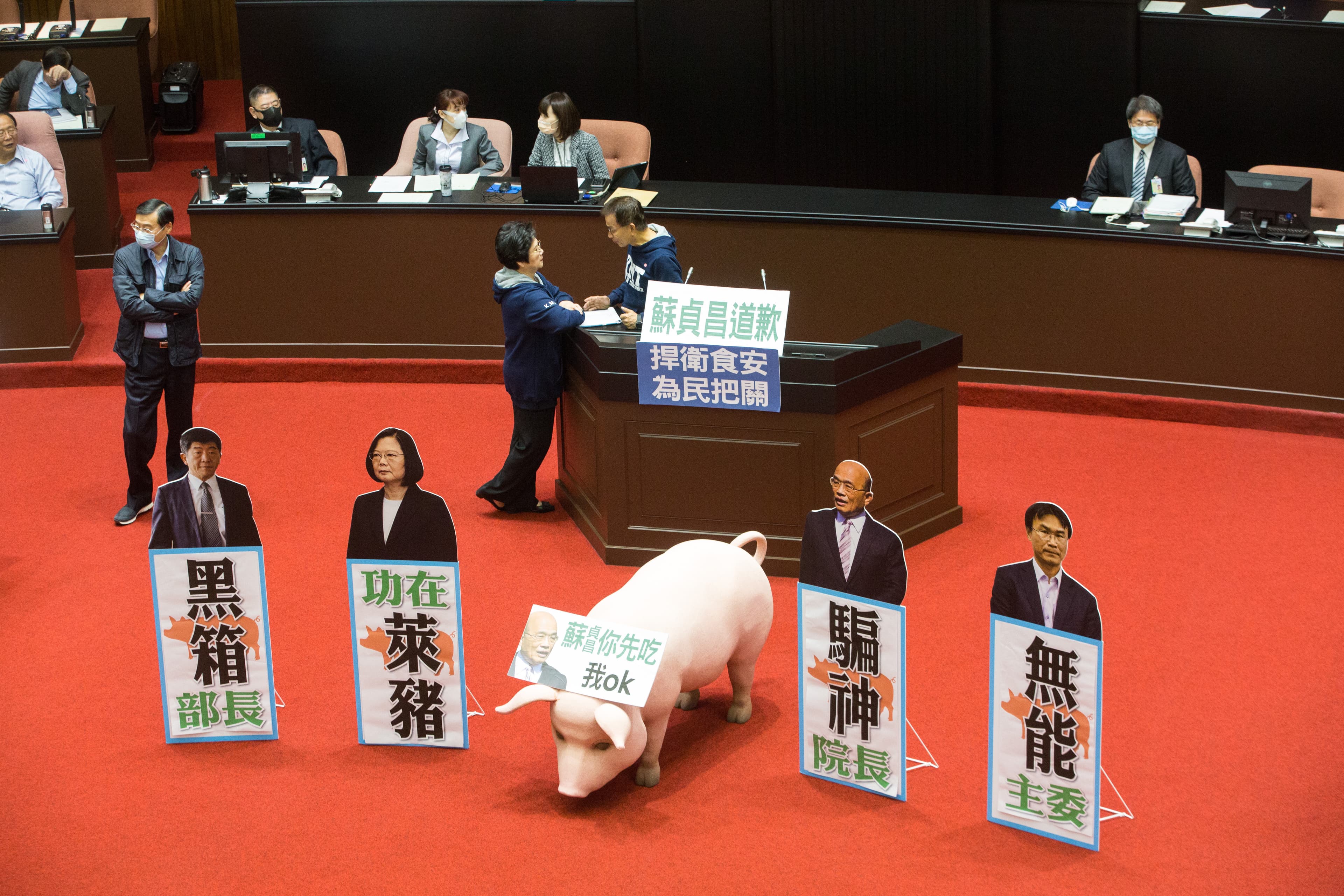 立法院國民黨團為美豬美牛議題杯葛蘇貞昌上台報告;圖為10月30日立法院情形。(本刊資料照)