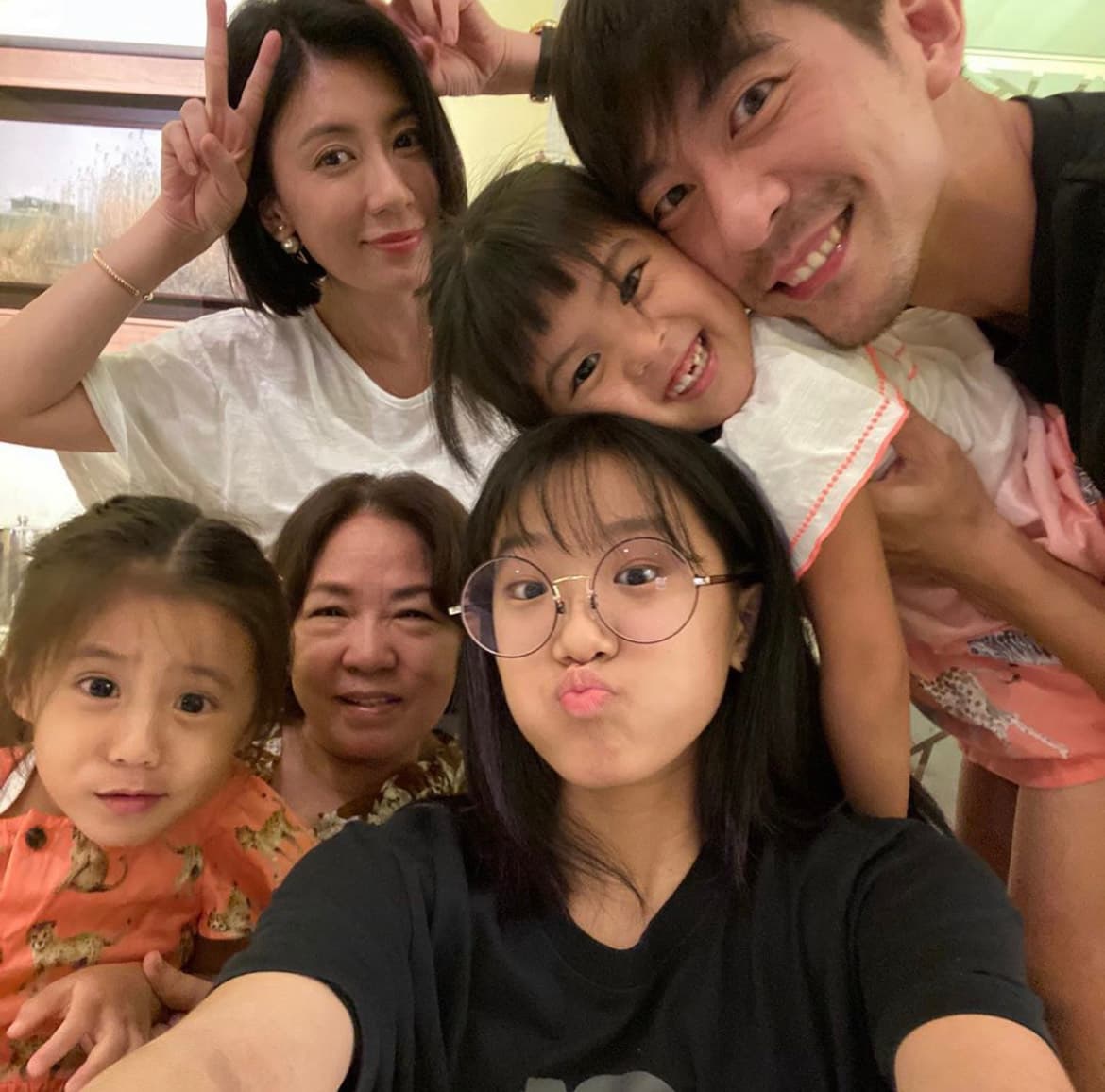 修杰楷與賈靜雯婚後再生了兩個寶貝女兒,但也與梧桐妹感情相當好。(翻攝自梧桐妹IG)