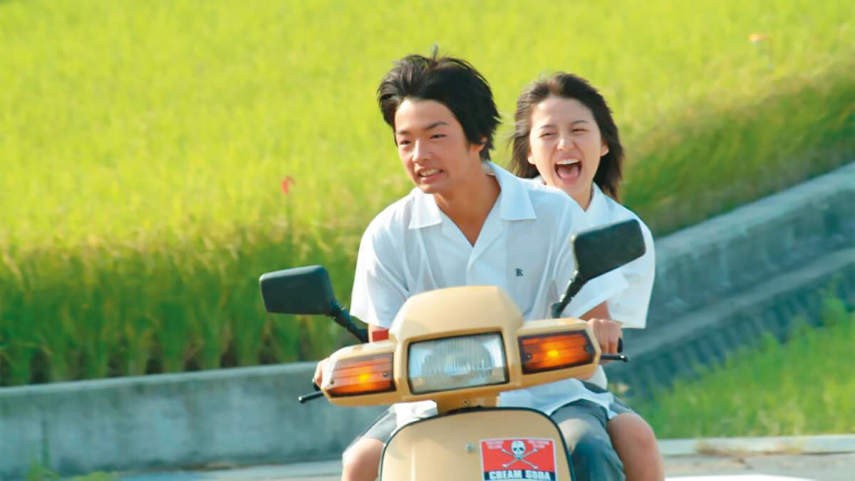 長澤雅美(右)和森山未來(左)2004年因演出《在世界的中心呼喊愛情》聲名大噪。(翻攝自rakuten TV)
