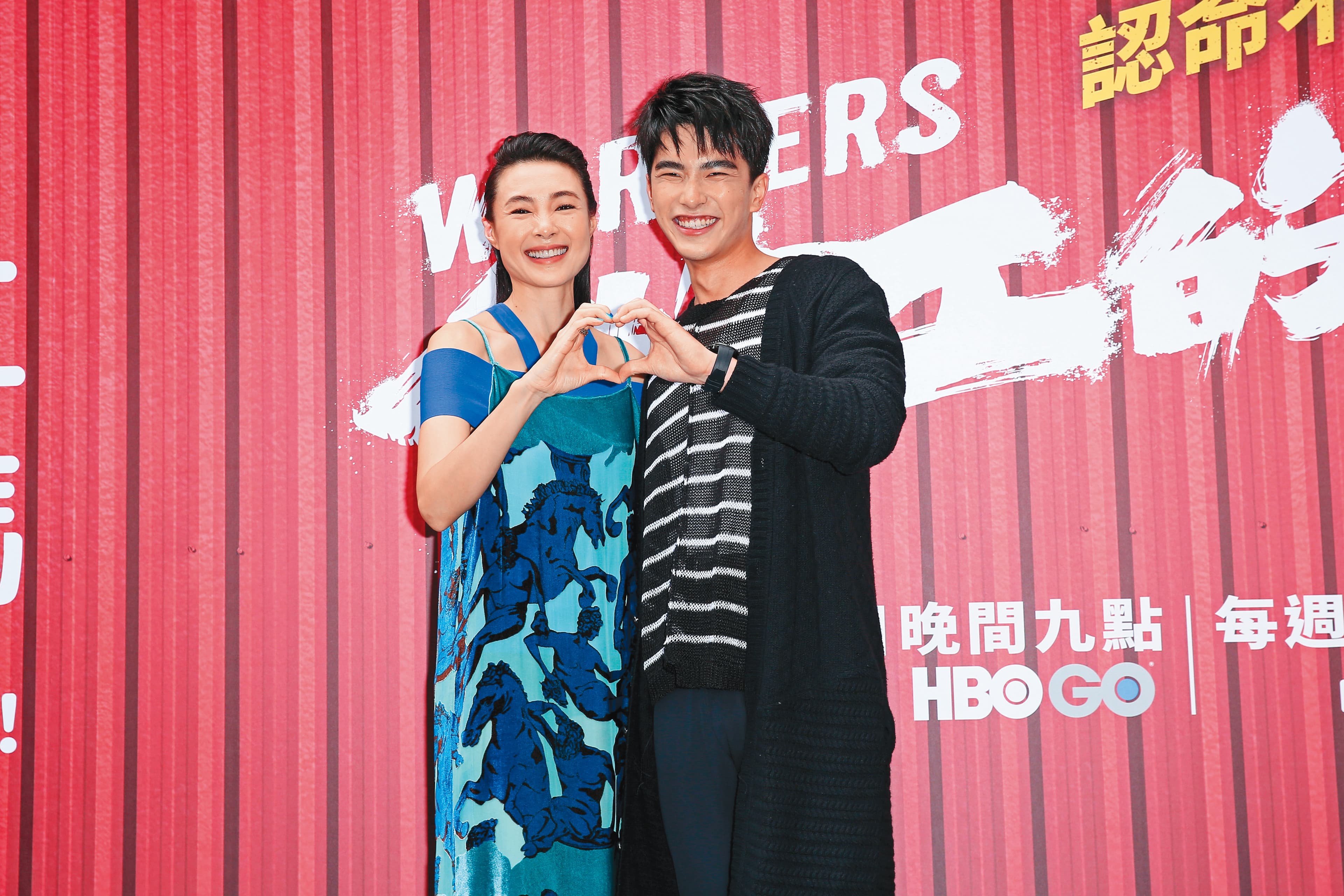 曾敬驊今年工作滿檔,演出《做工的人》也有不錯迴響。左為曾珮瑜。