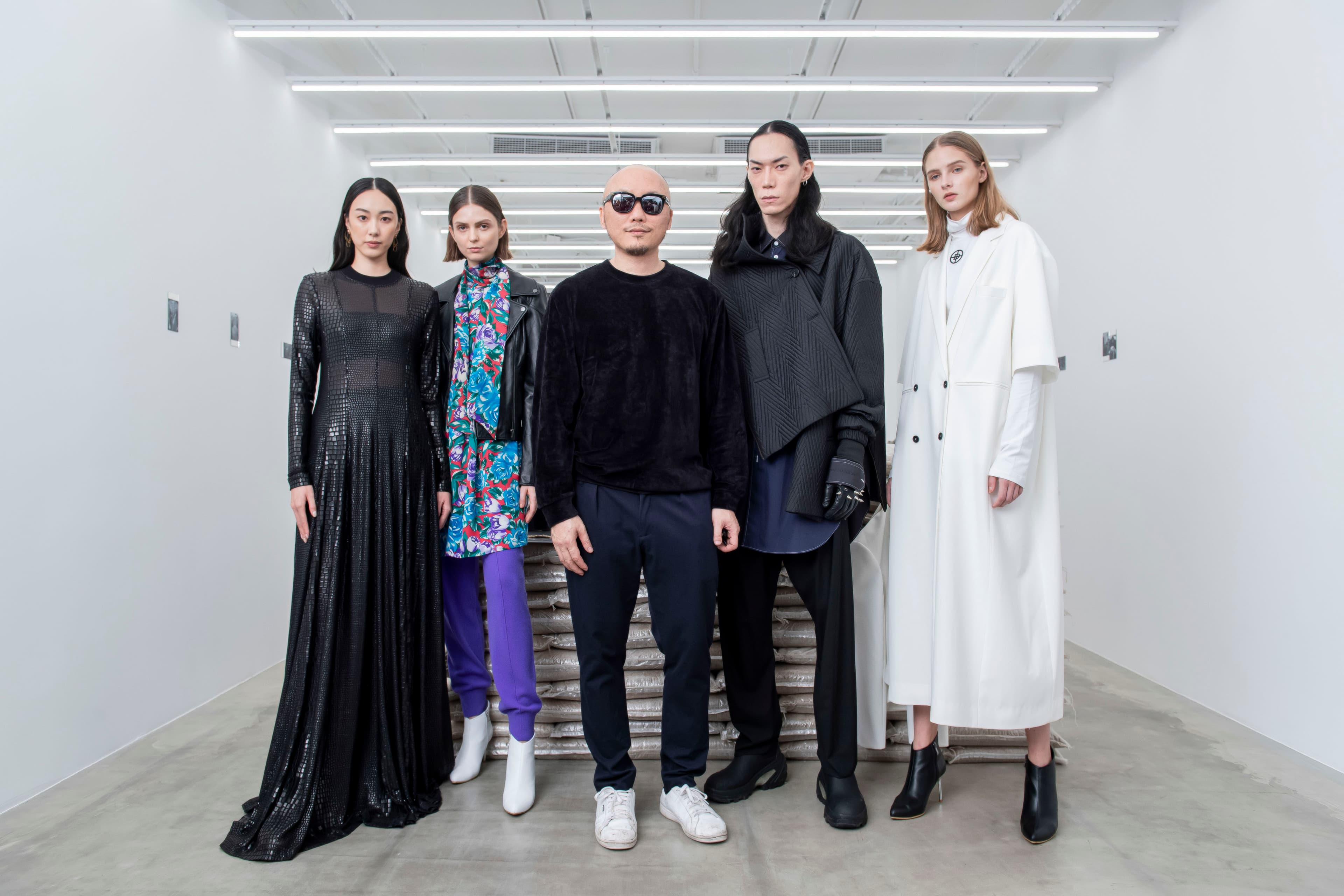 DOUCHANGLEE特別與VIC WANG聯袂策劃「不明年代」服裝大秀。(DOUCHANGLEE提供)
