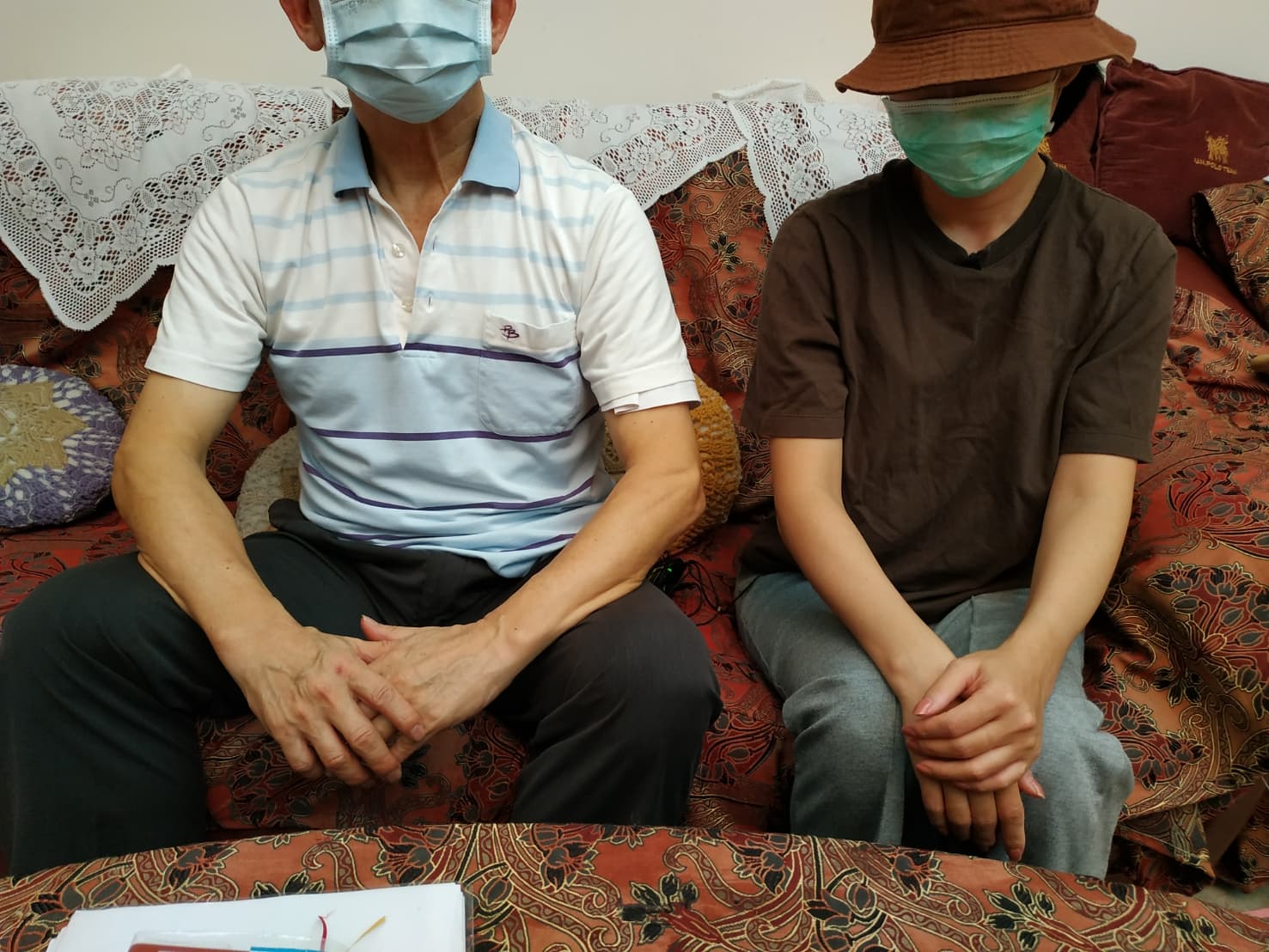死者父親、妹妹出面受訪,認為姊姊被婆婆的言語霸凌逼死。