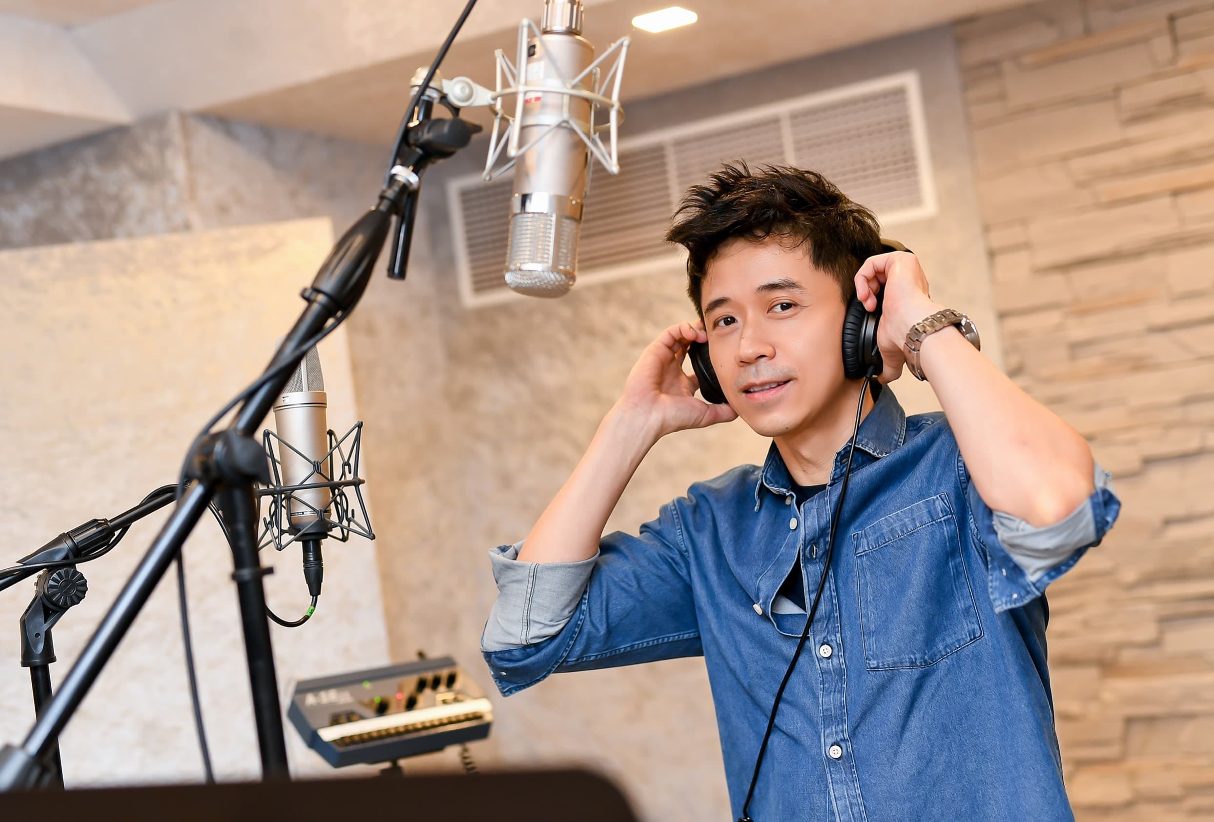 歌手光良和台灣原聲童聲合唱團一起演唱《十二夜2》主題曲,希望引發民眾更多關注。(牽猴子整合行銷提供)
