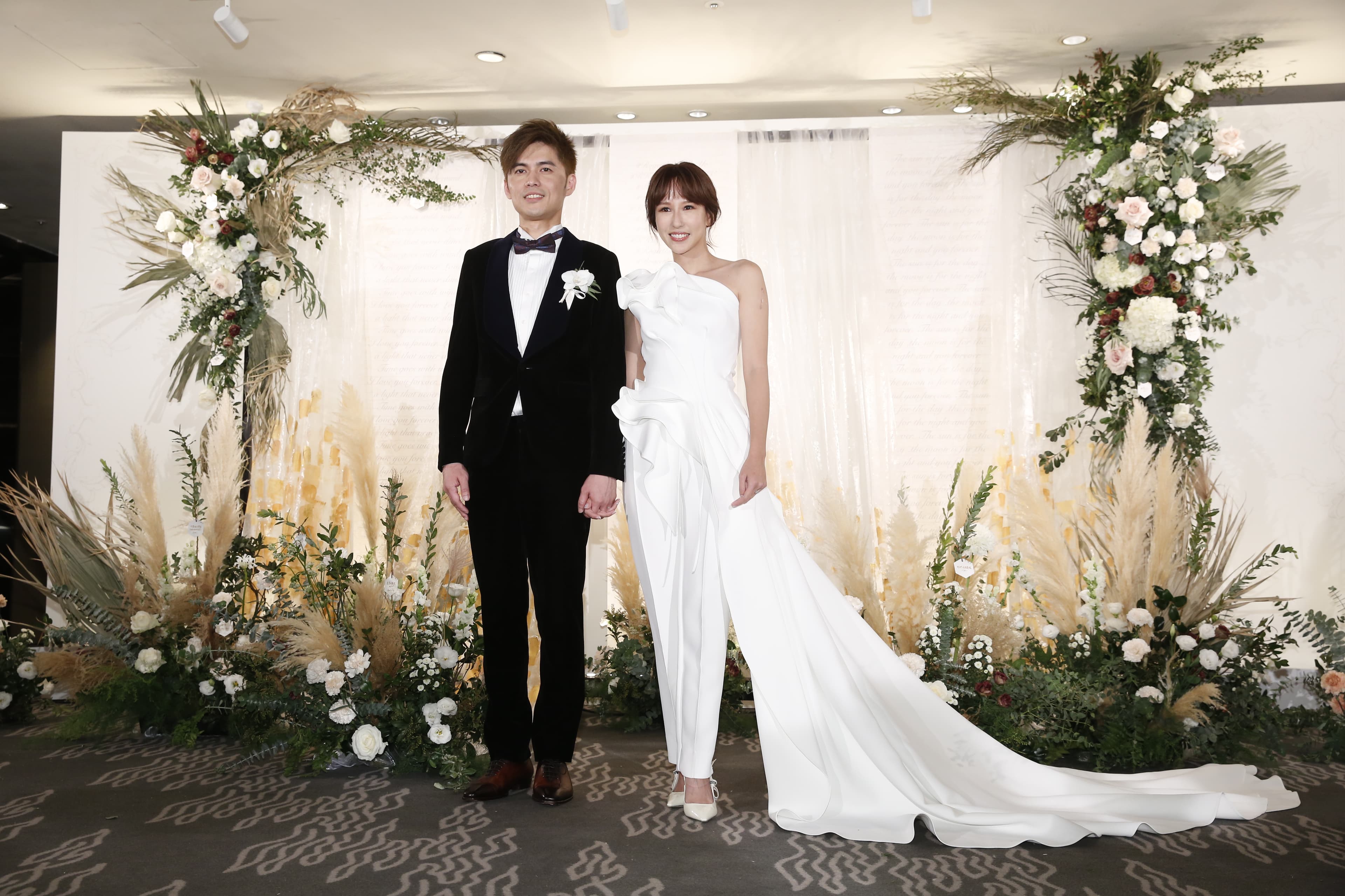 潘嘉麗與游政豪已於今年2月24日登記結婚，時隔近十個月才舉辦婚宴。