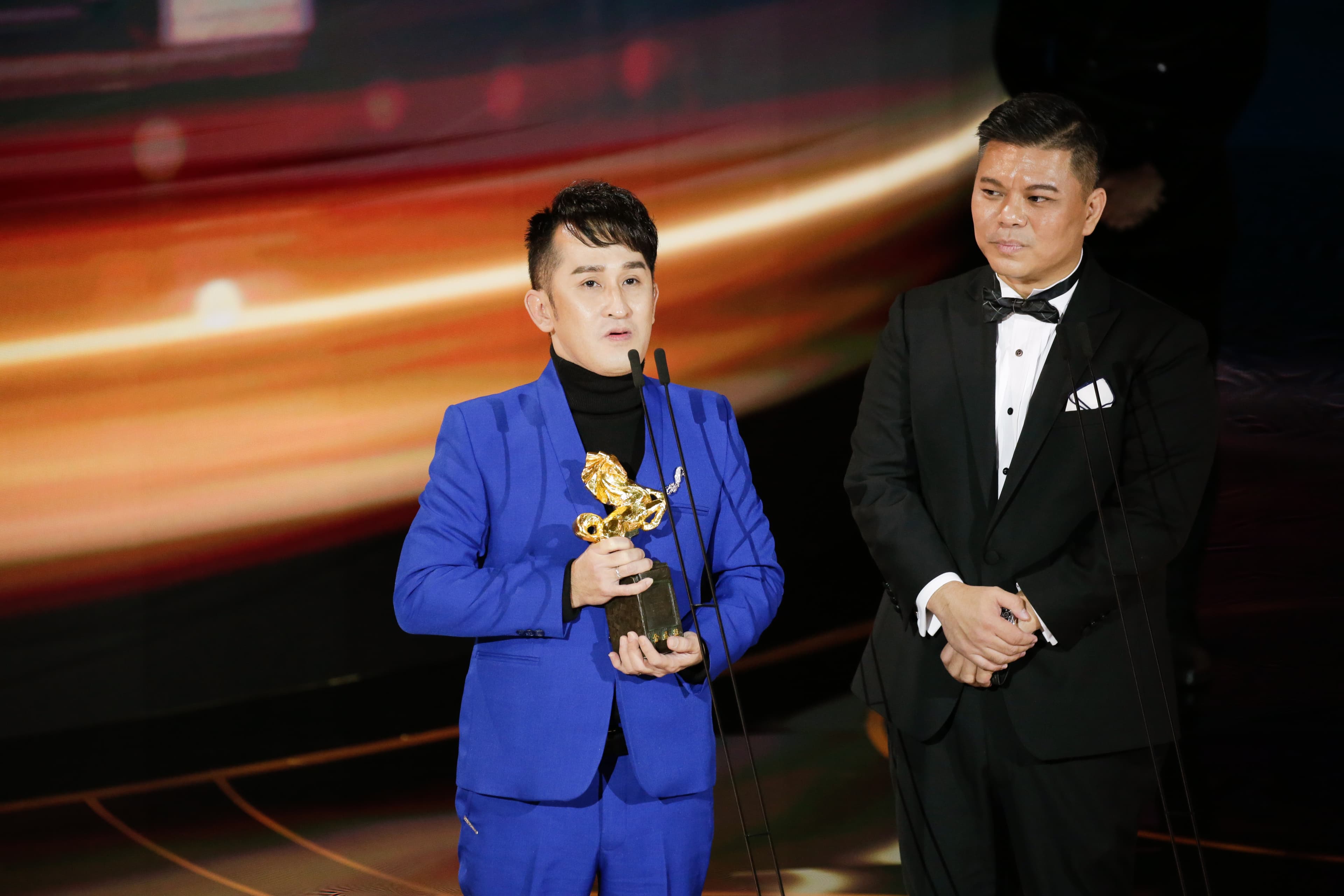 最佳造型設計得主郭子勝,以及《男兒王》導演王國燊。