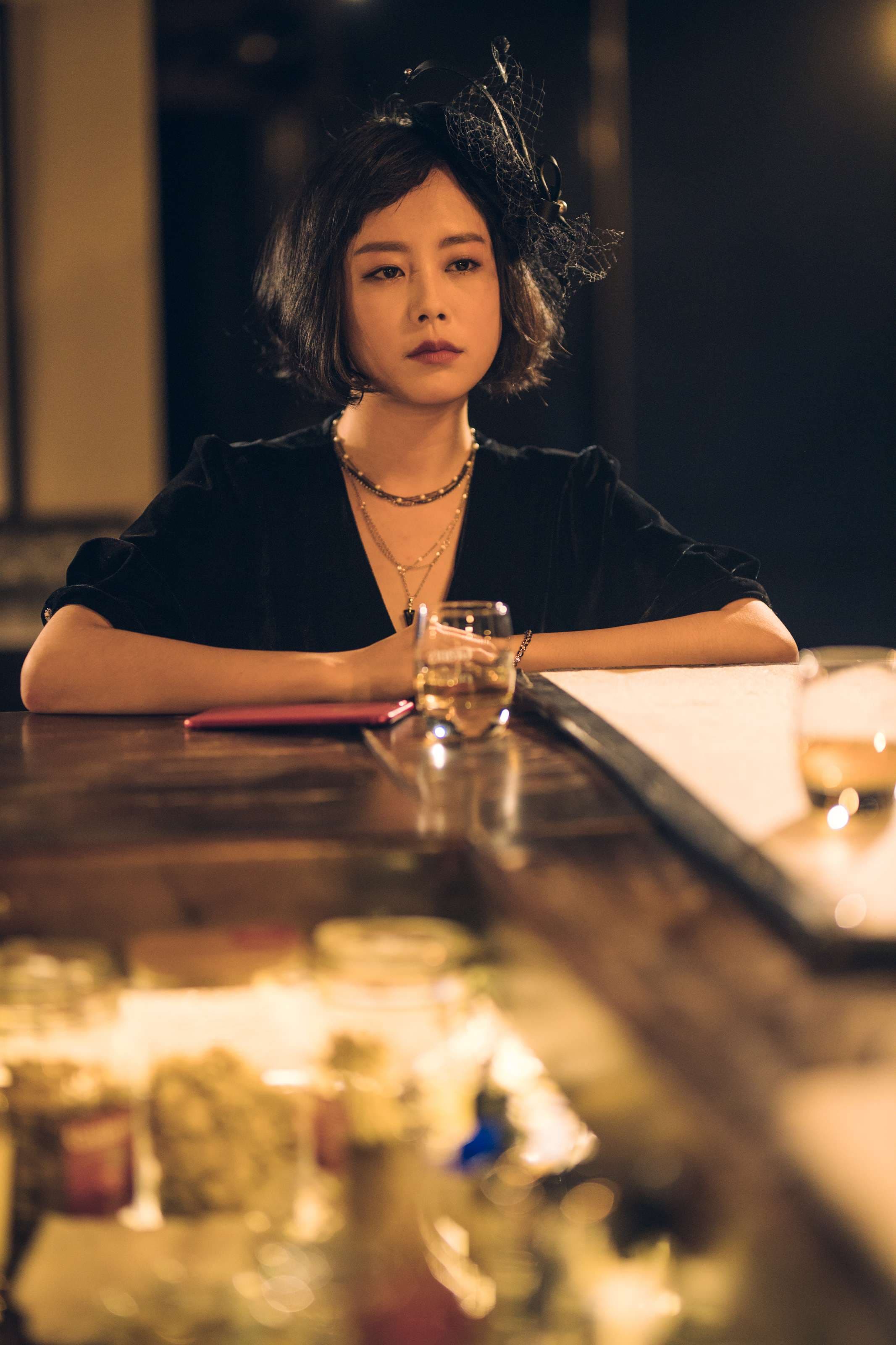 公視賀歲動作喜劇《白日夢外送王》孔子第76代子孫、新生代演員孔令元詮釋高冷的Youtuber。（公視提供）