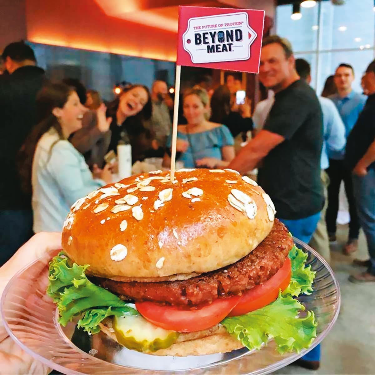 人造肉是連微軟創辦人比爾蓋茲都關注的新興產業。(翻攝Beyond Meat臉書)