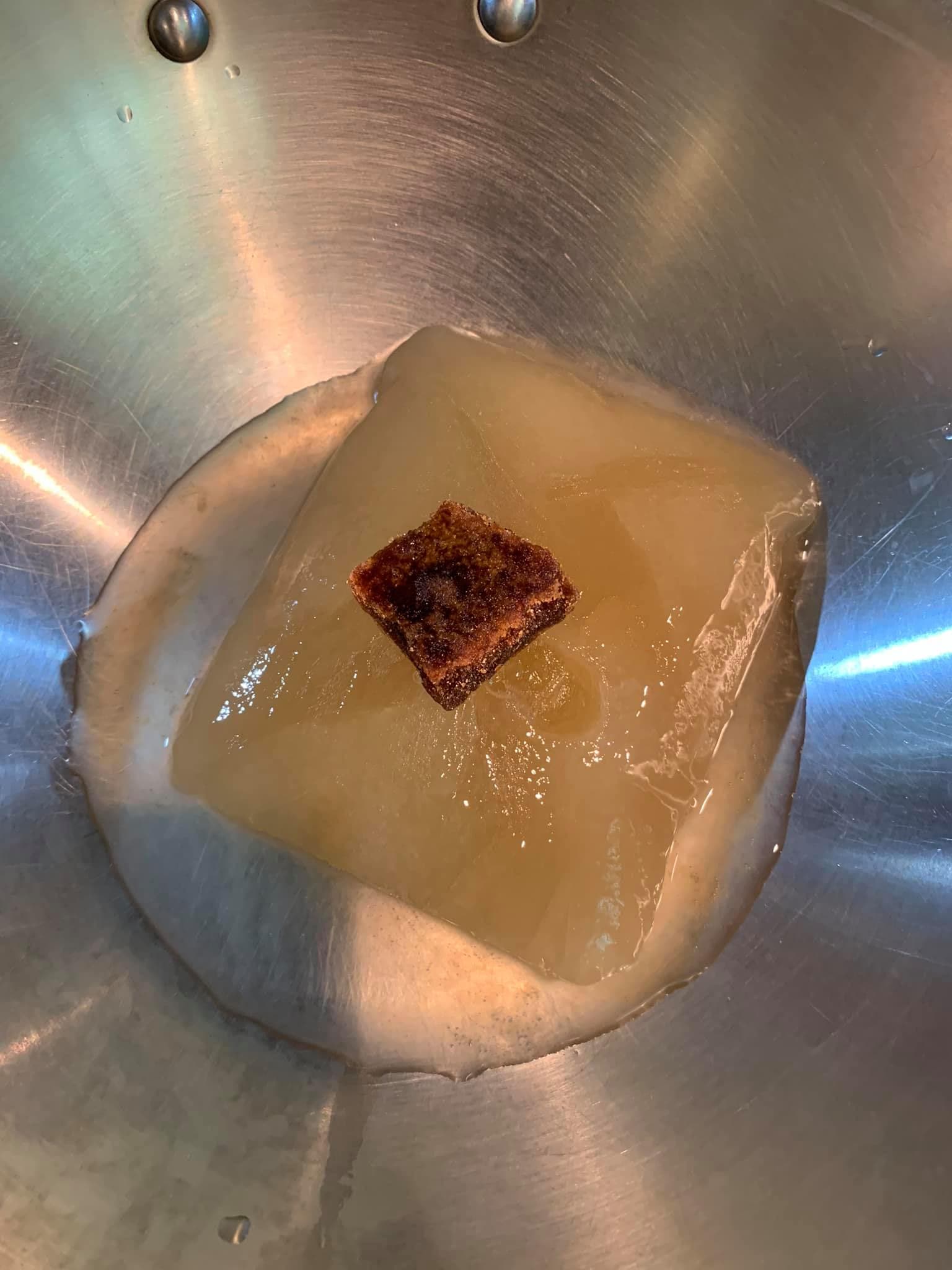 開始煮沾料。