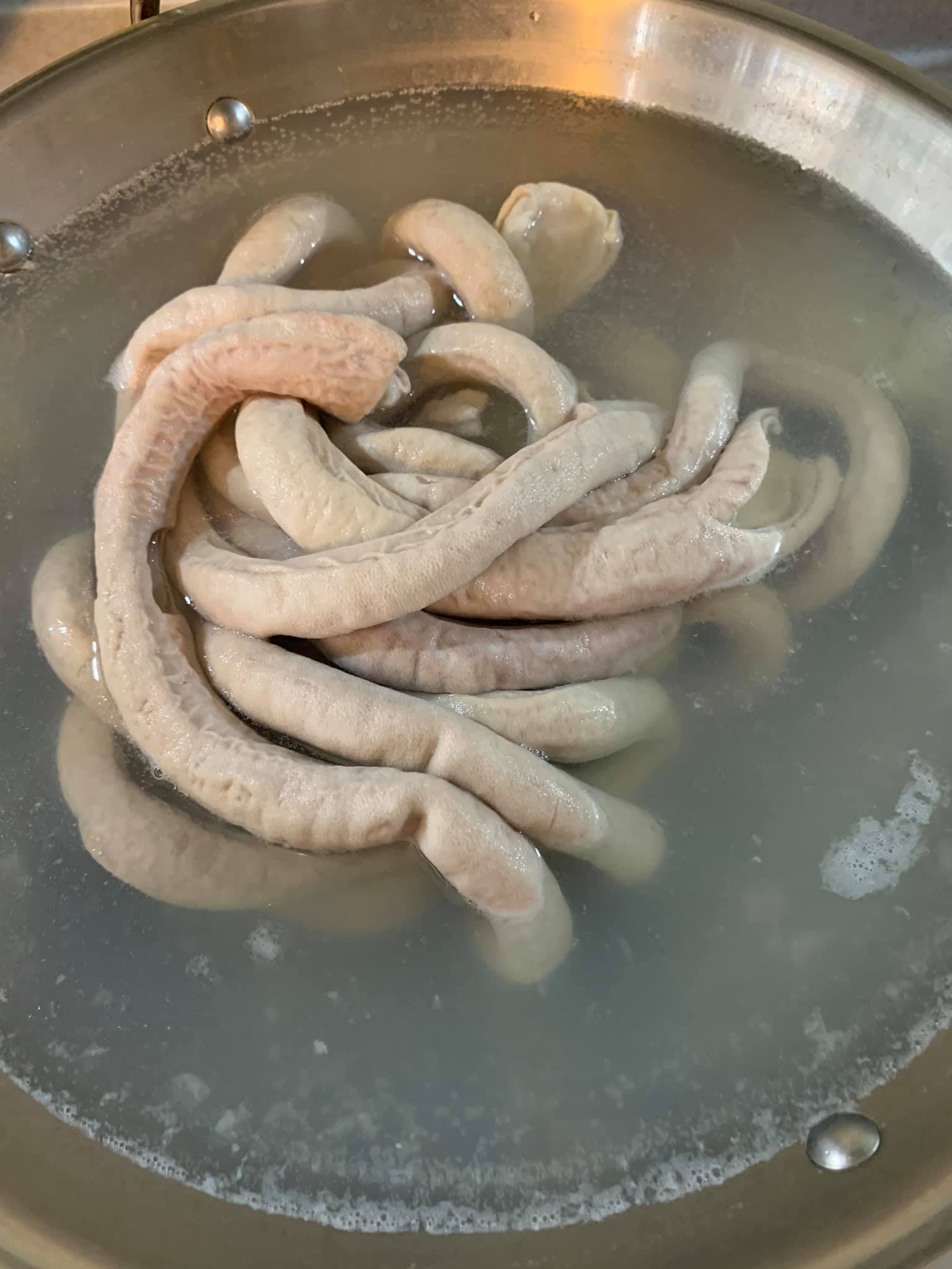 小腸汆燙備用。