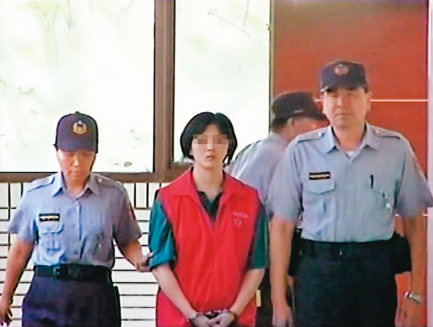 林女(中)連續殺了3人,最後被判死刑定讞,目前尚未執行。(東森新聞提供)