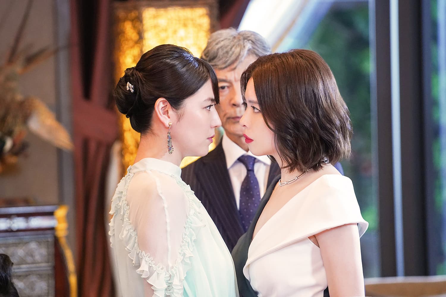 徐若瑄(右)和長澤雅美(左)在片中有精彩對手戲。(海樂影業提供)