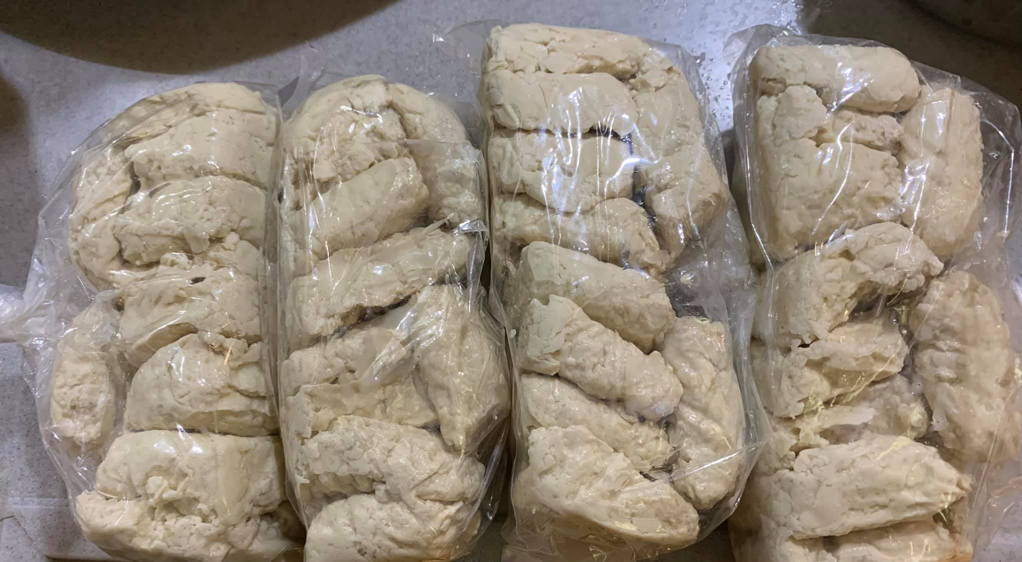 在南門市場買到4包軟臭豆腐。