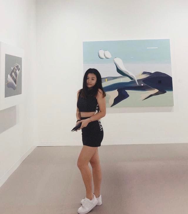 沈日的顏值雖沒有姐姐高,但一雙大長腿也是來自媽媽的好遺傳。(翻攝自沈月IG)