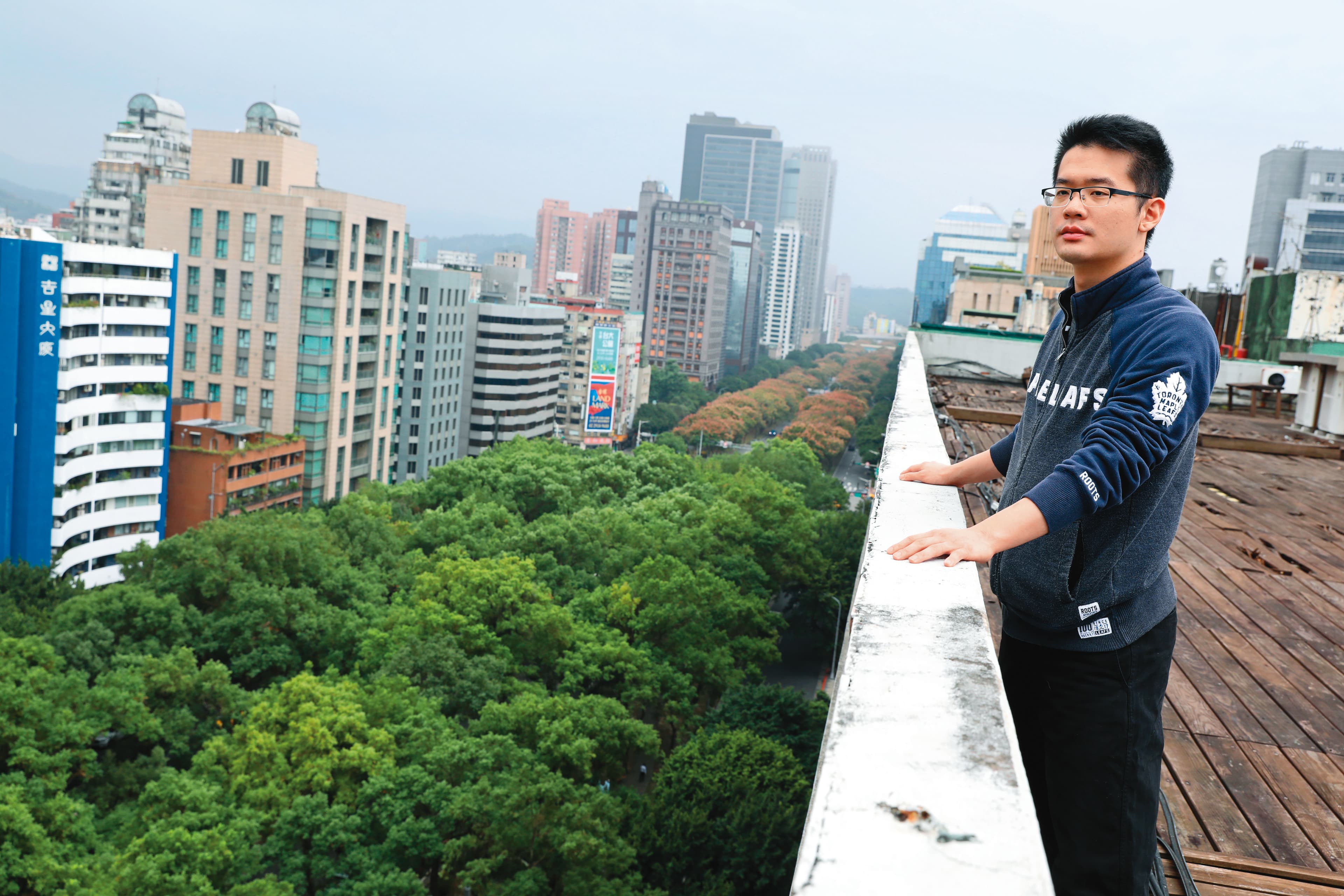 李戡說,因為李敖當選立委,讓他看到政治現實與人際關係的複雜,他說若父親沒參政,或許他不會研究政治,而是去當生物學家。