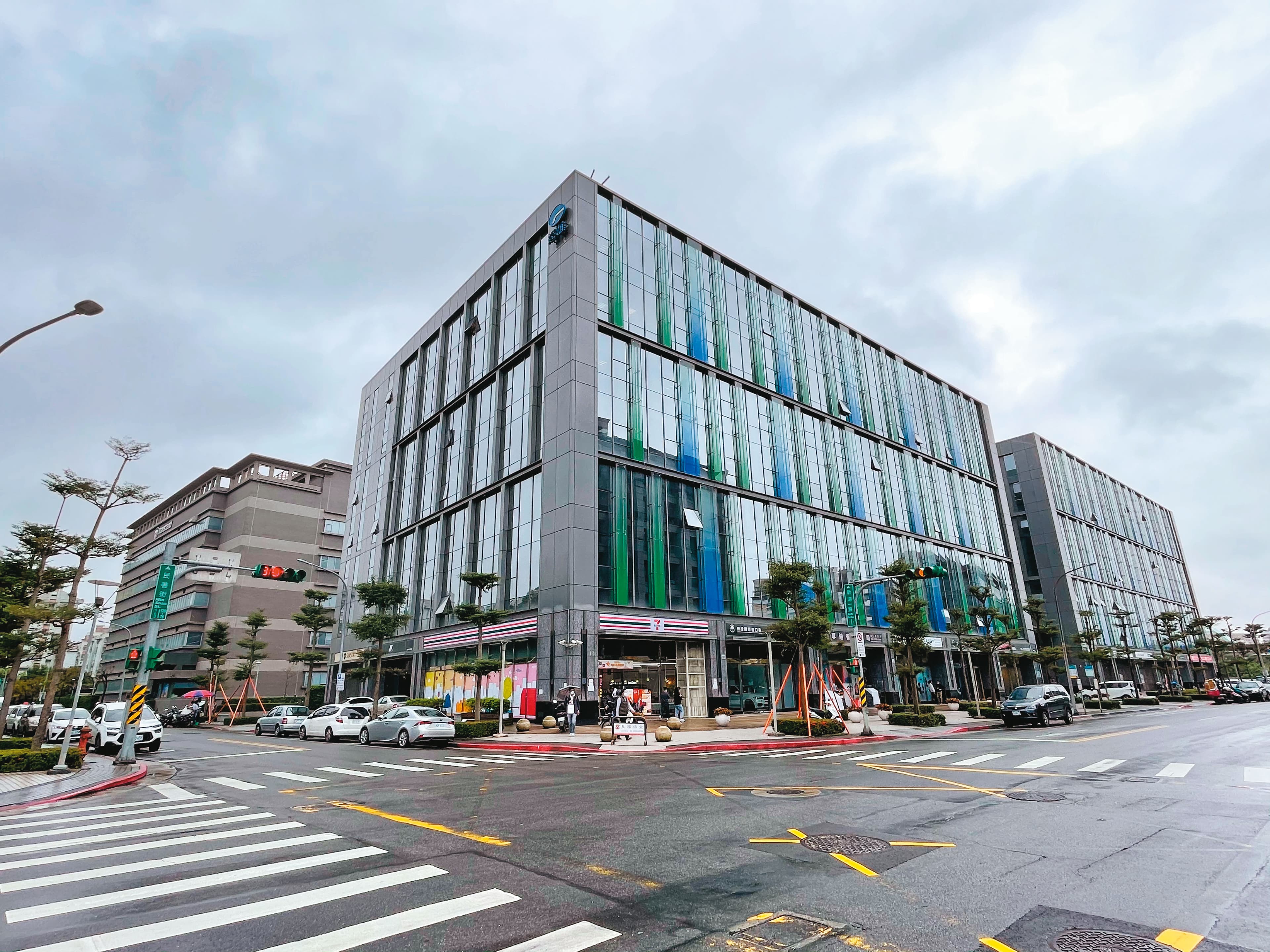 淘帝公司登記在北市內湖科學園區新湖一路一處商辦,主要業務以童裝及青少年服飾為主。